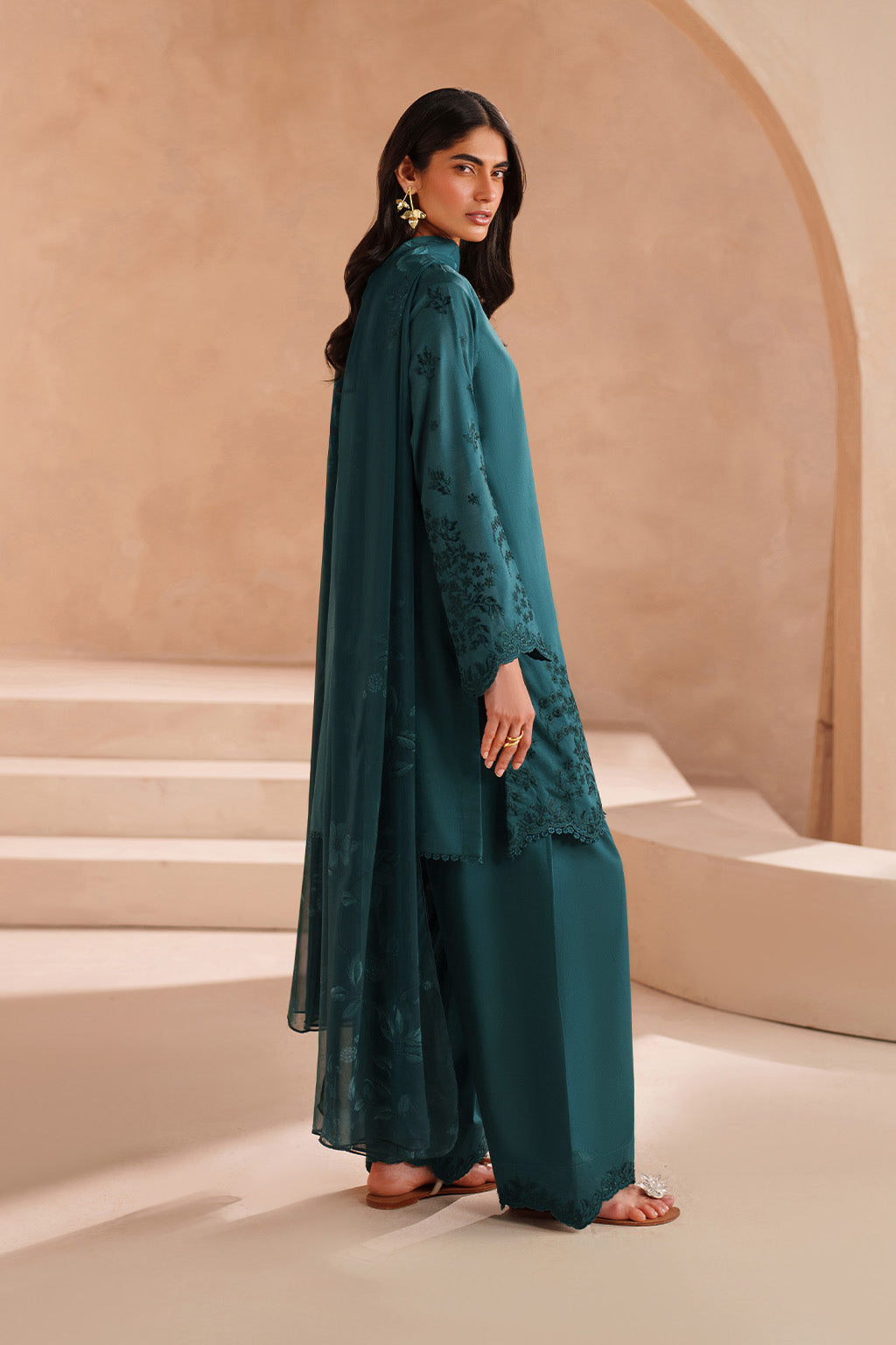 Iznik | Ramadan Edit | UE-594  Embroidered Lawn