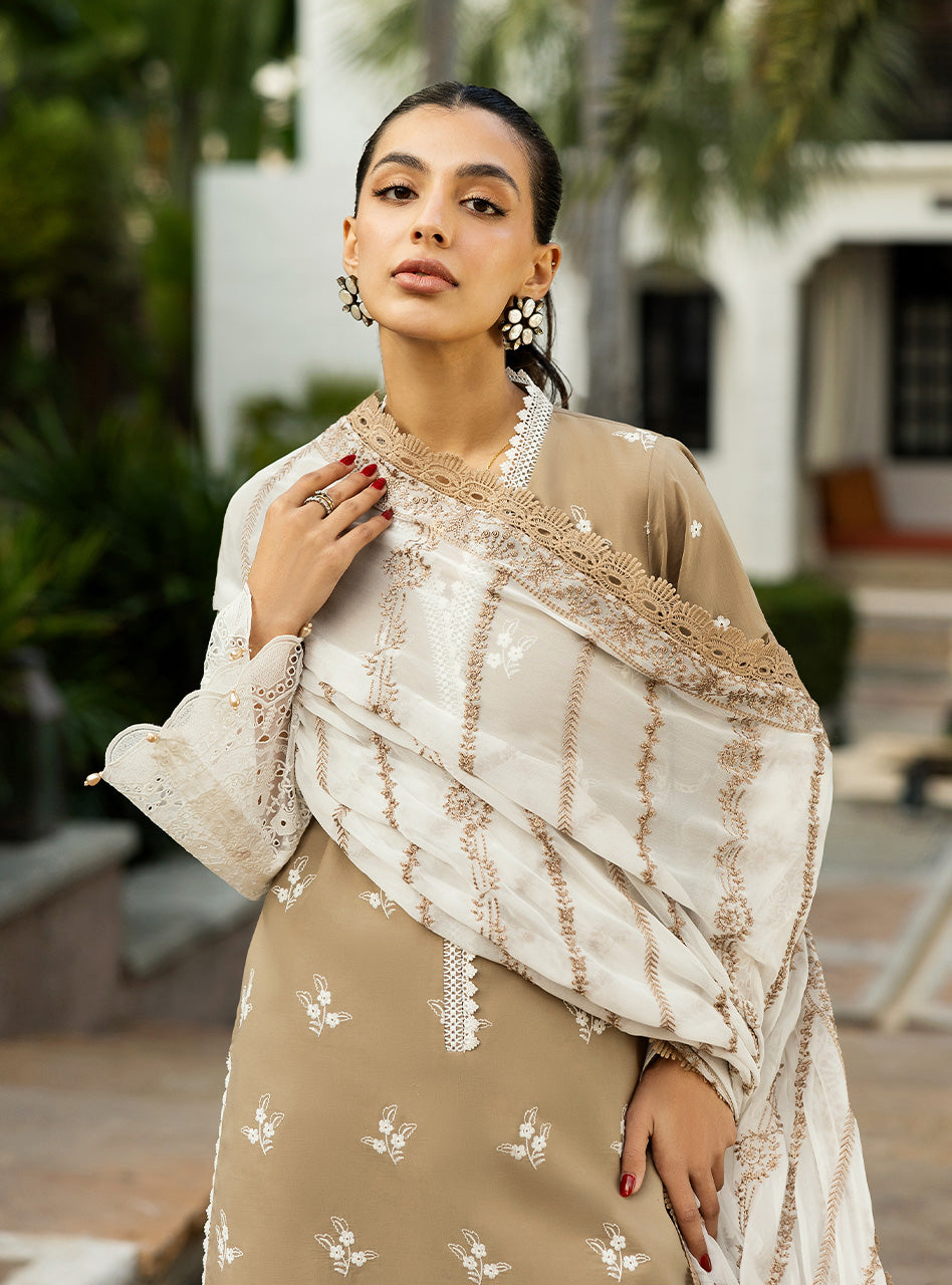 Zainab Chottani | Chikankari 25 | Sia - 11A - Riwayat-e-Khas