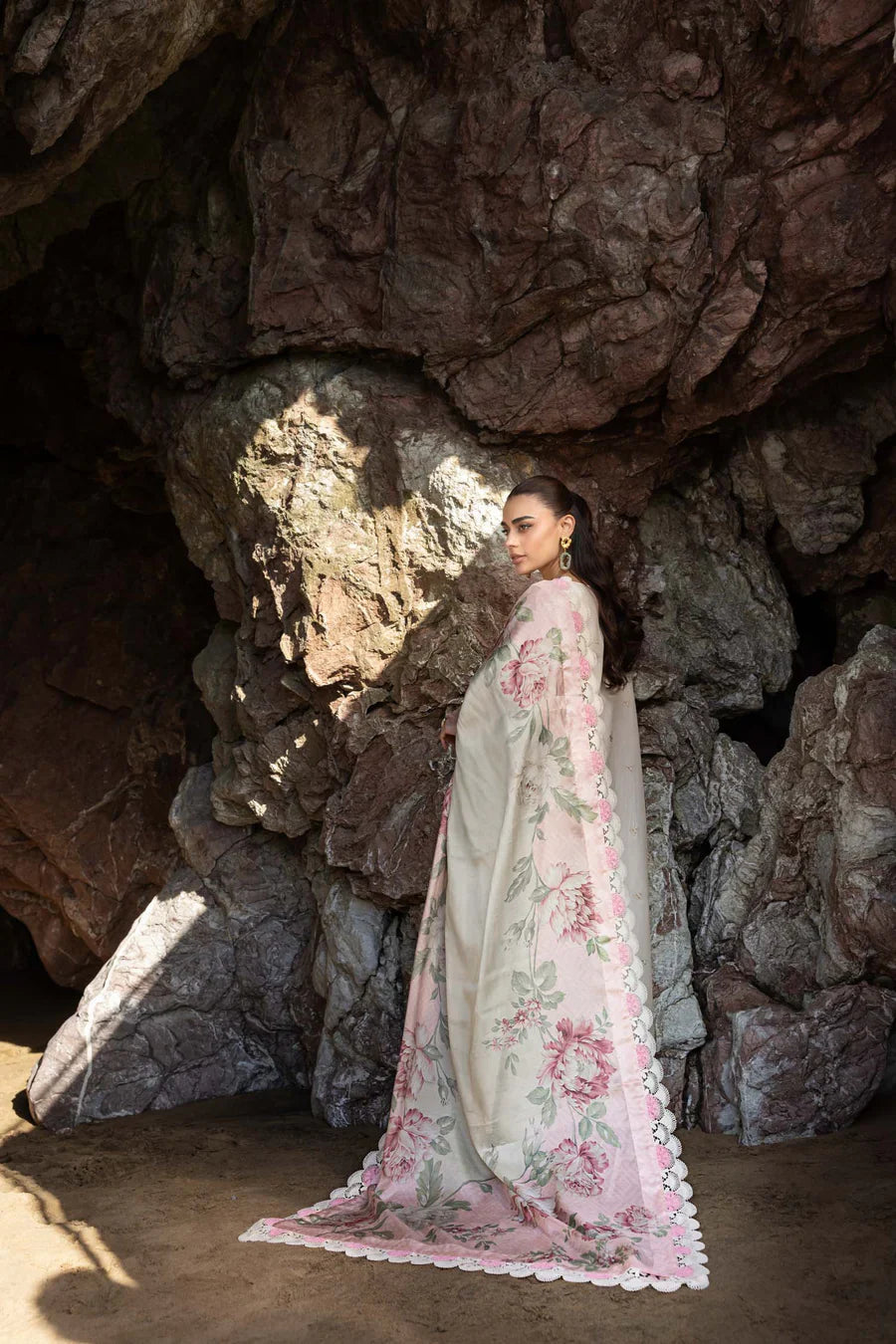 Akbar Aslam | Pret Lawn | Syelle