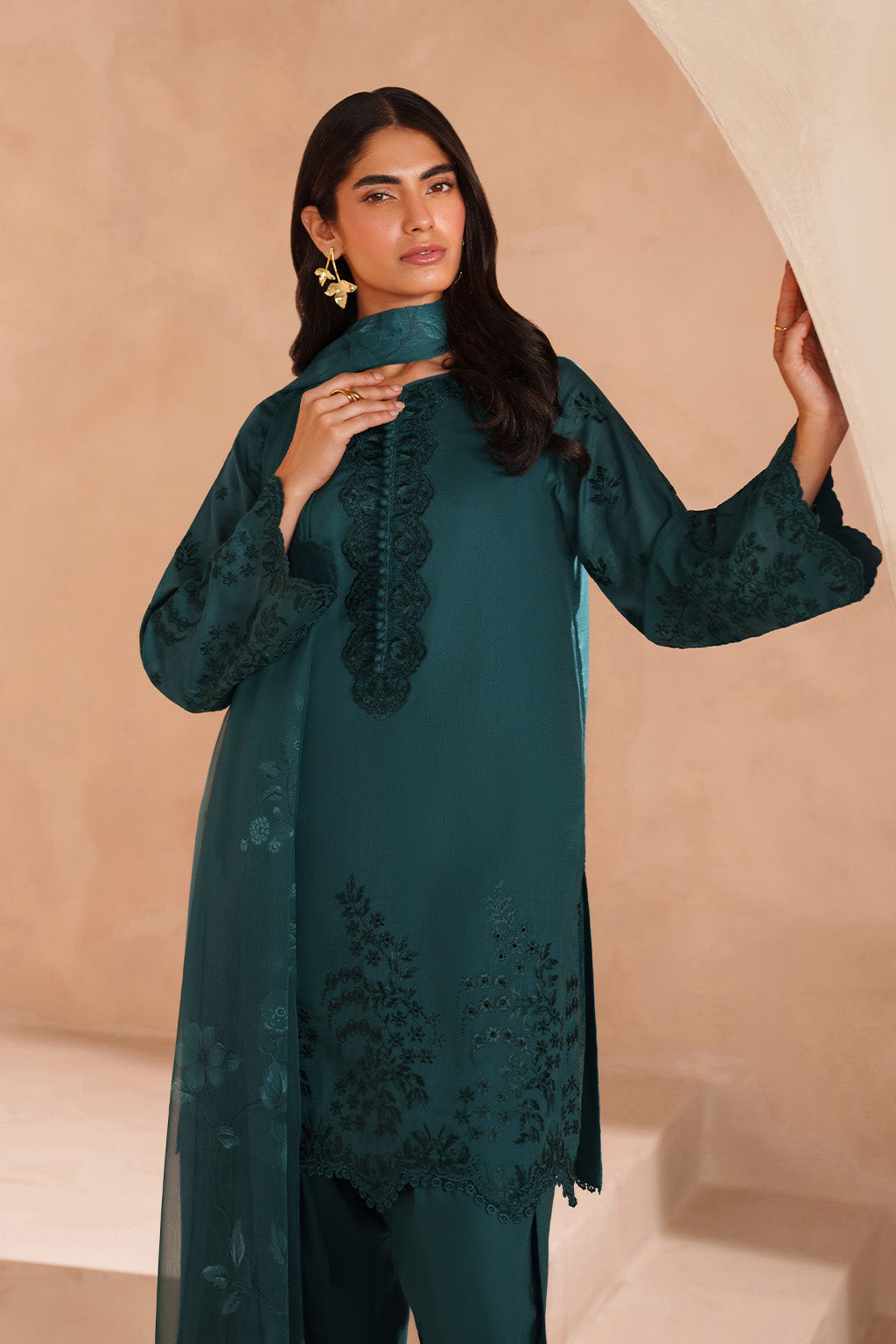 Iznik | Ramadan Edit | UE-594  Embroidered Lawn