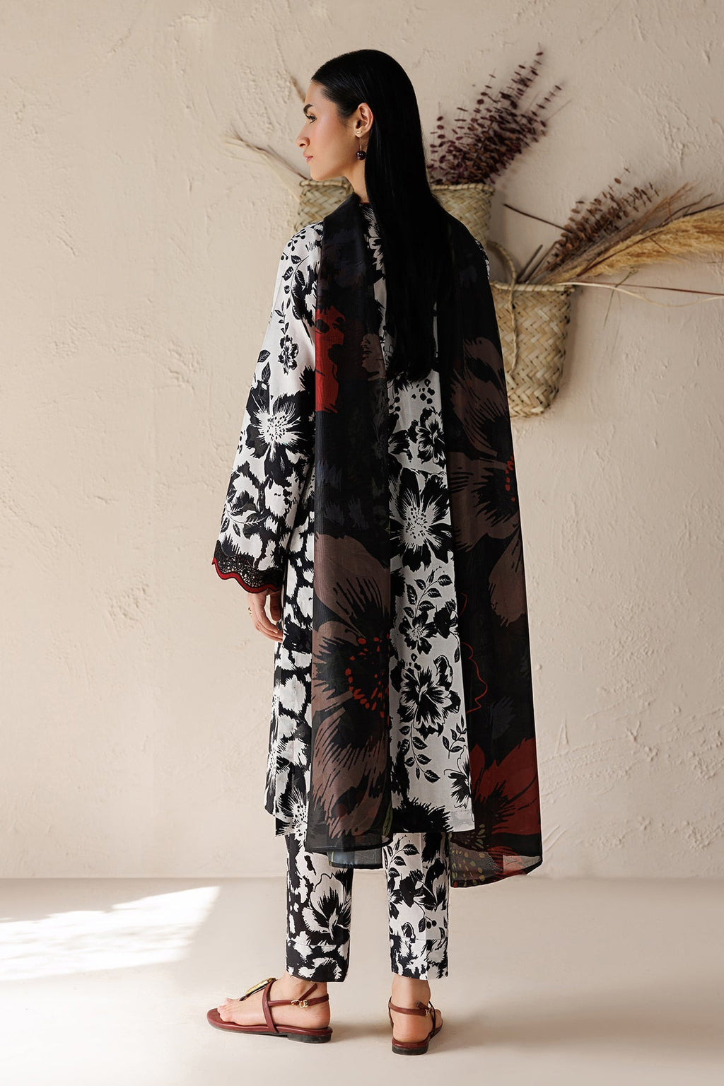 Baroque | Embroidered Lawn | SF-4517