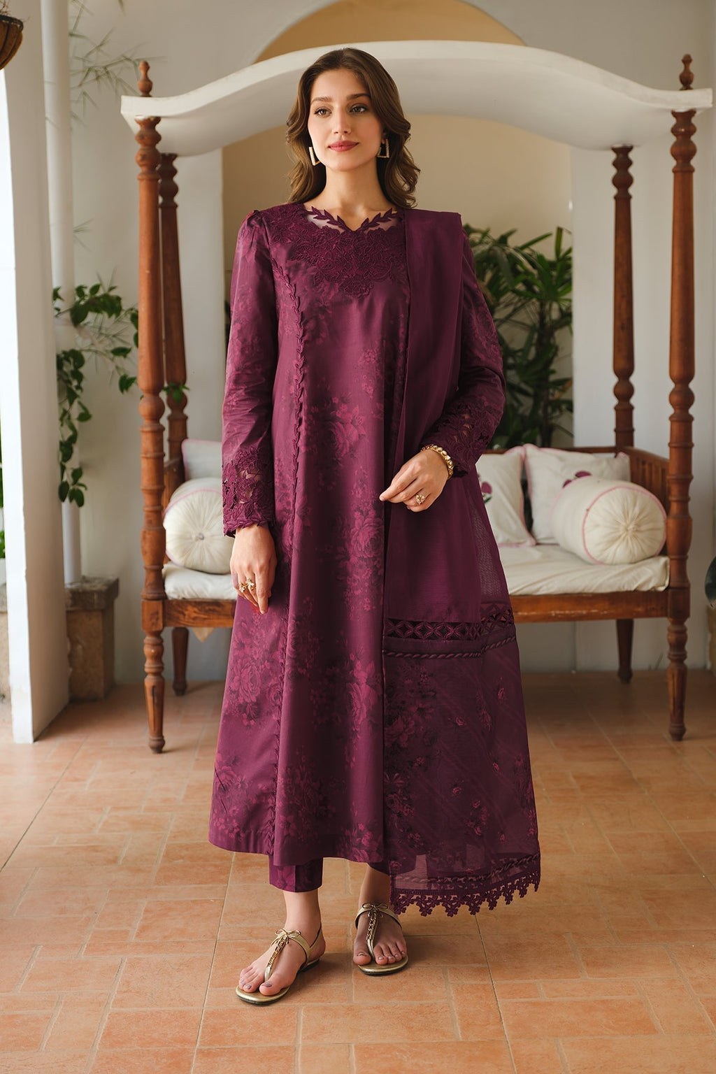 Baroque | Embroidered Lawn | SF-645