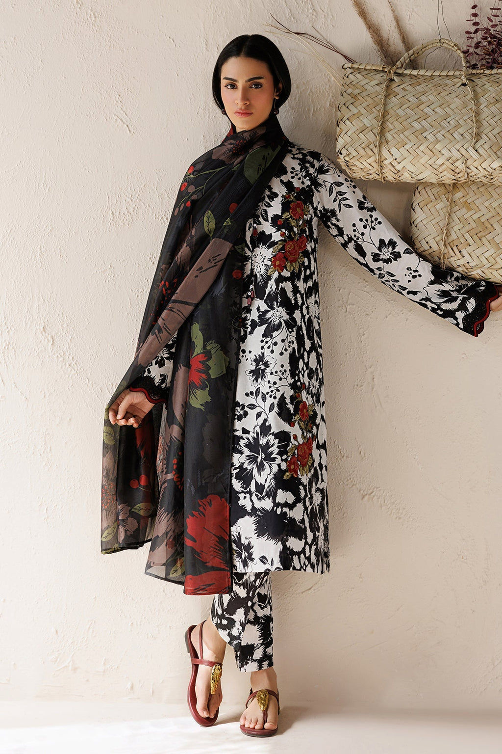 Baroque | Embroidered Lawn | SF-4517
