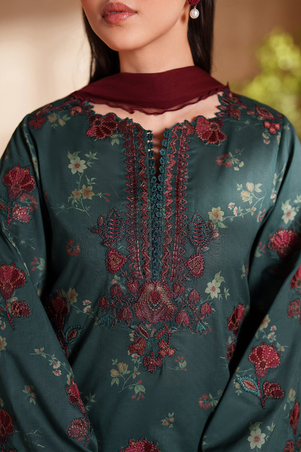 Iznik | Eid Lawn | EL-11 Embroidered Lawn