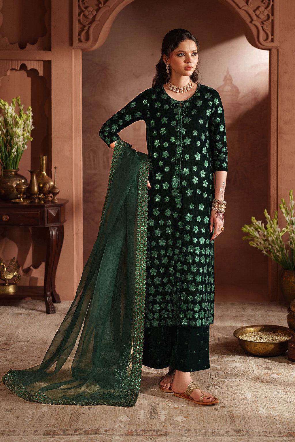 Iznik | Velvet 25 | IV-60 Embroidered Velvet