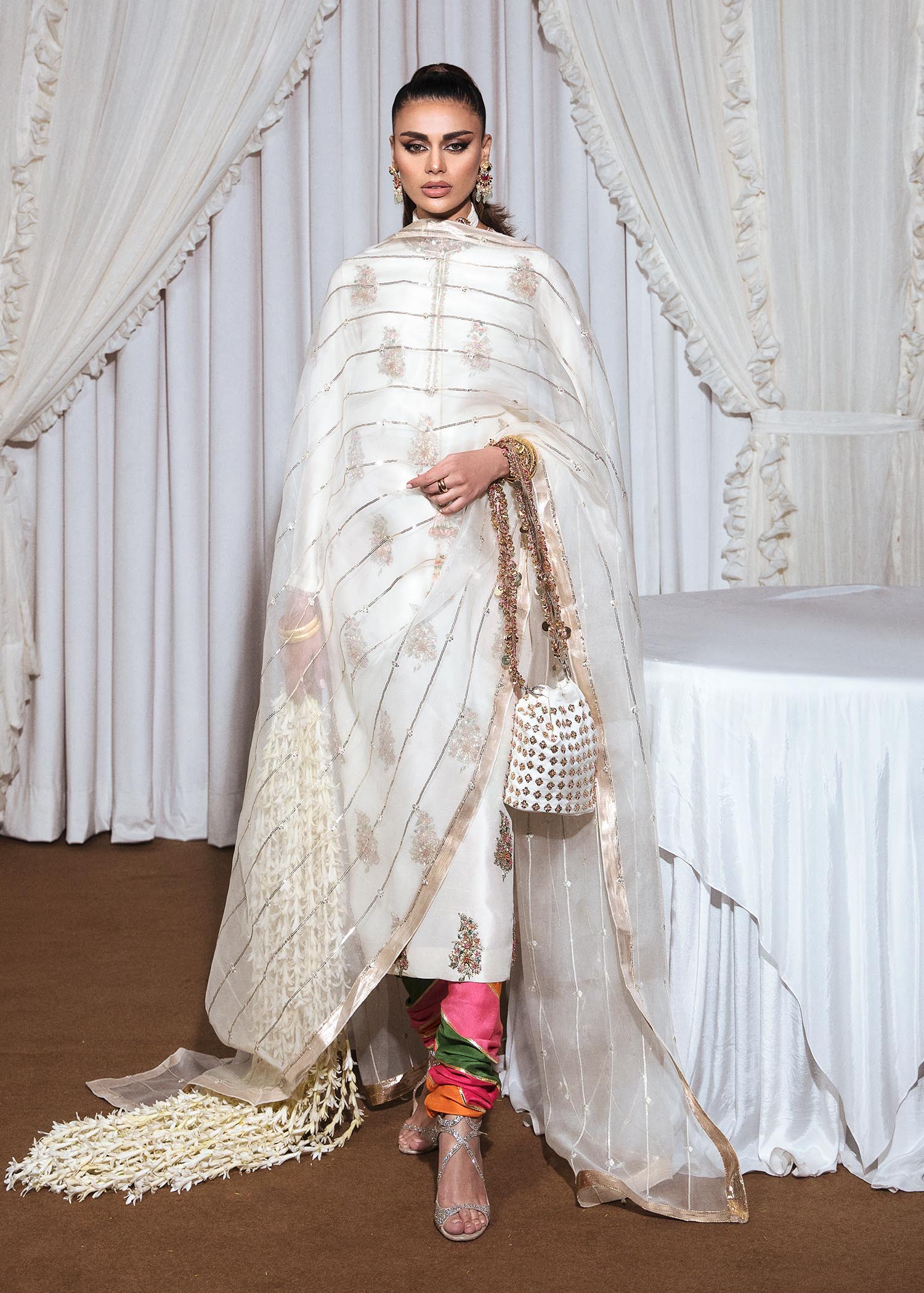 Hussain Rehar | Basic Not Basic | Blanc