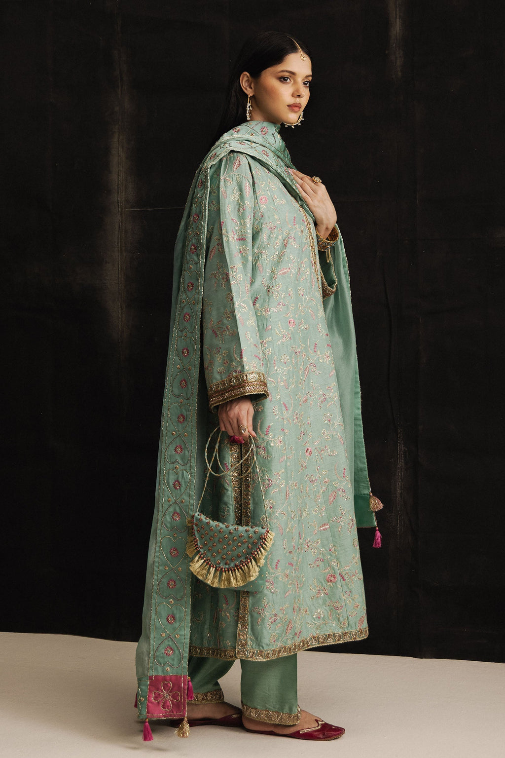 Zara Shahjahan | Studio Portraits | Anaya