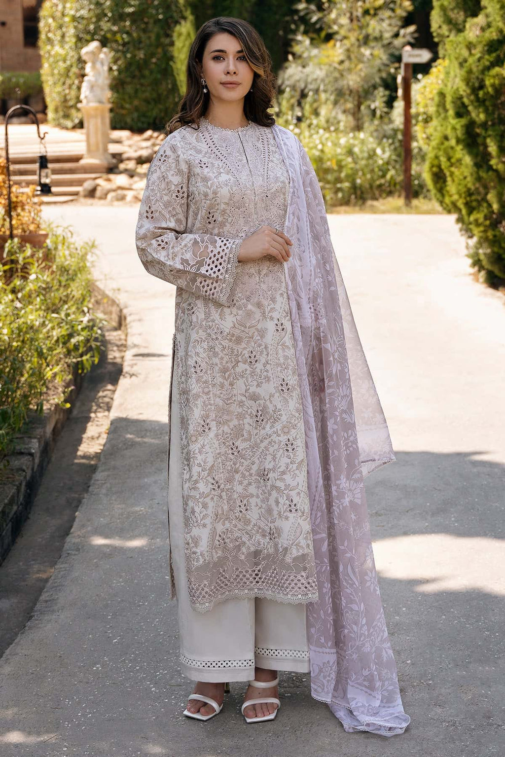 Afrozeh | Damask The Holiday Edit 25 | Lunetta A - Riwayat-e-Khas
