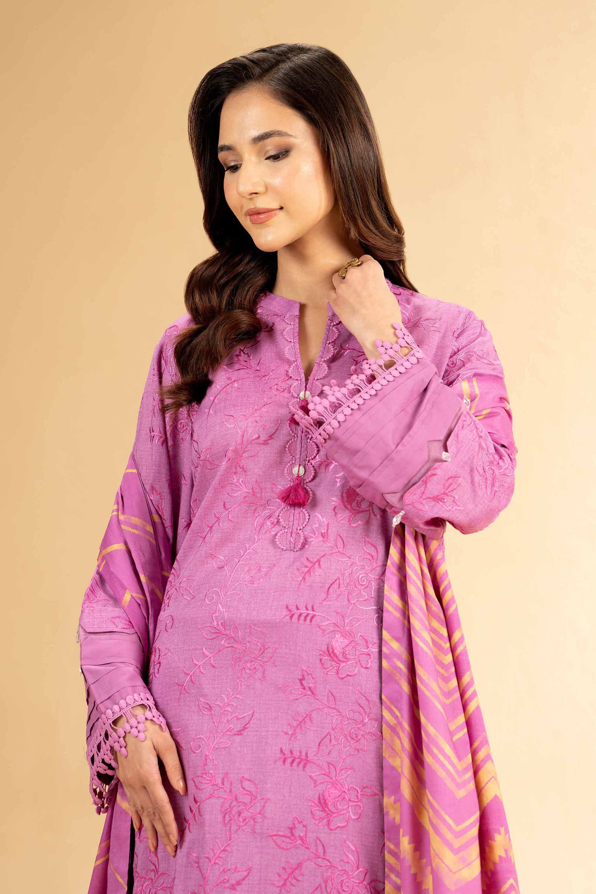 Nishat | Cross Season Edit | 42401822-1 - Riwayat-e-Khas