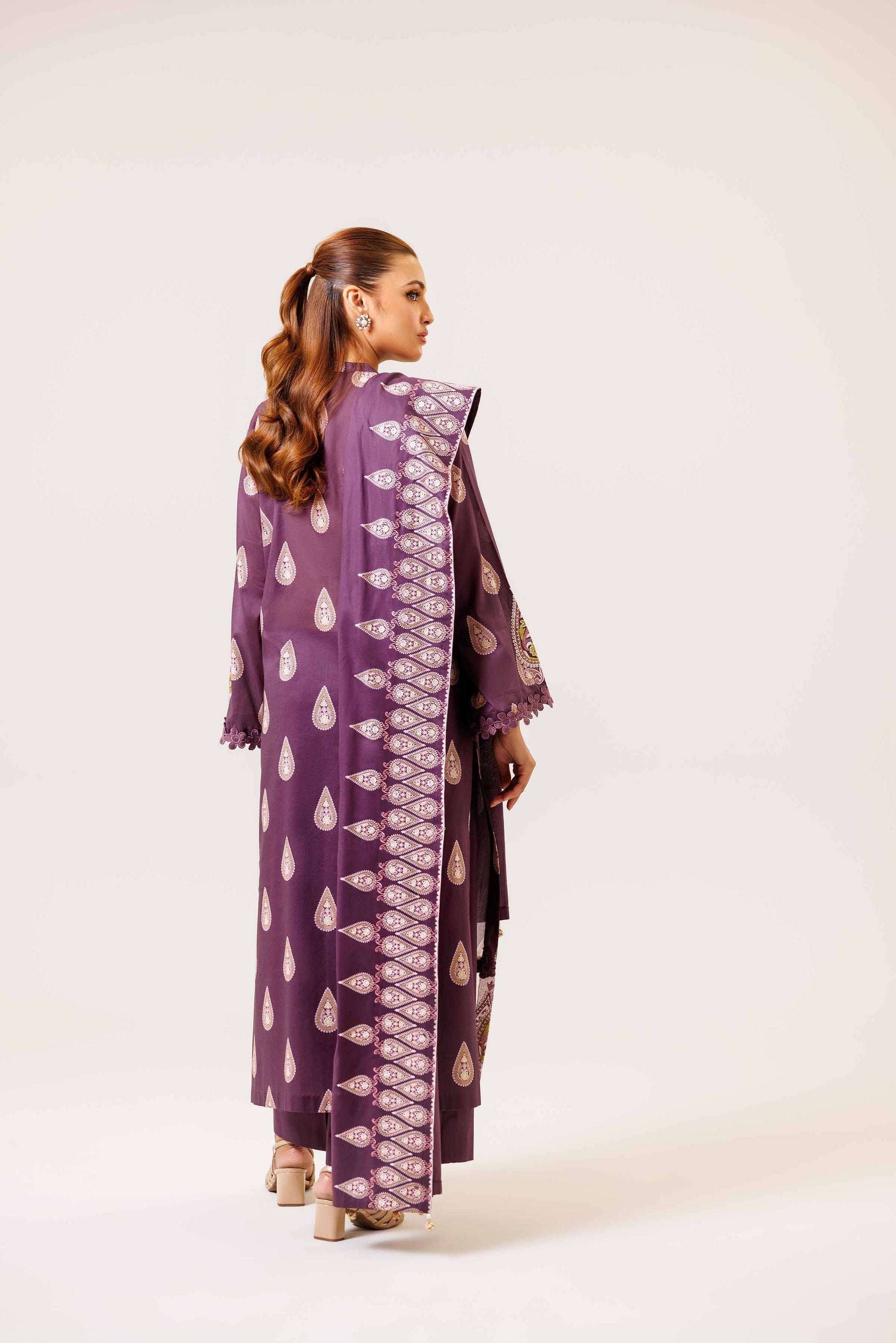 Nishat | Cross Season Edit | 42401986-1 - Riwayat-e-Khas