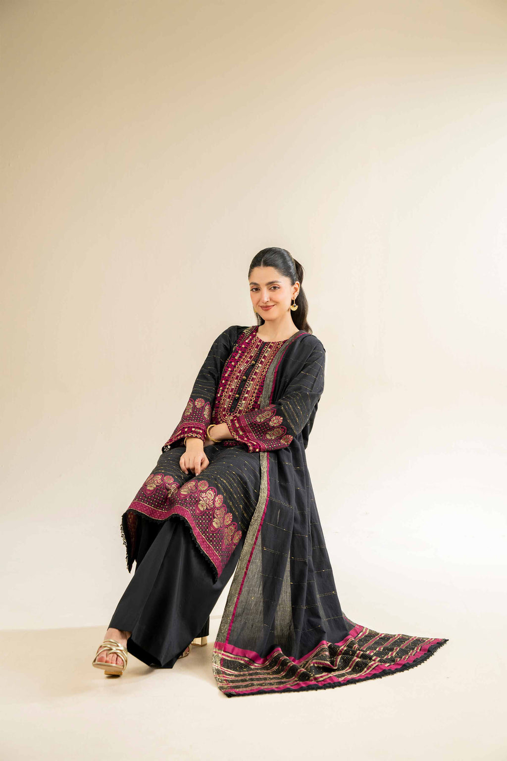 Nishat | Cross Season Edit | 42501041 - Riwayat-e-Khas