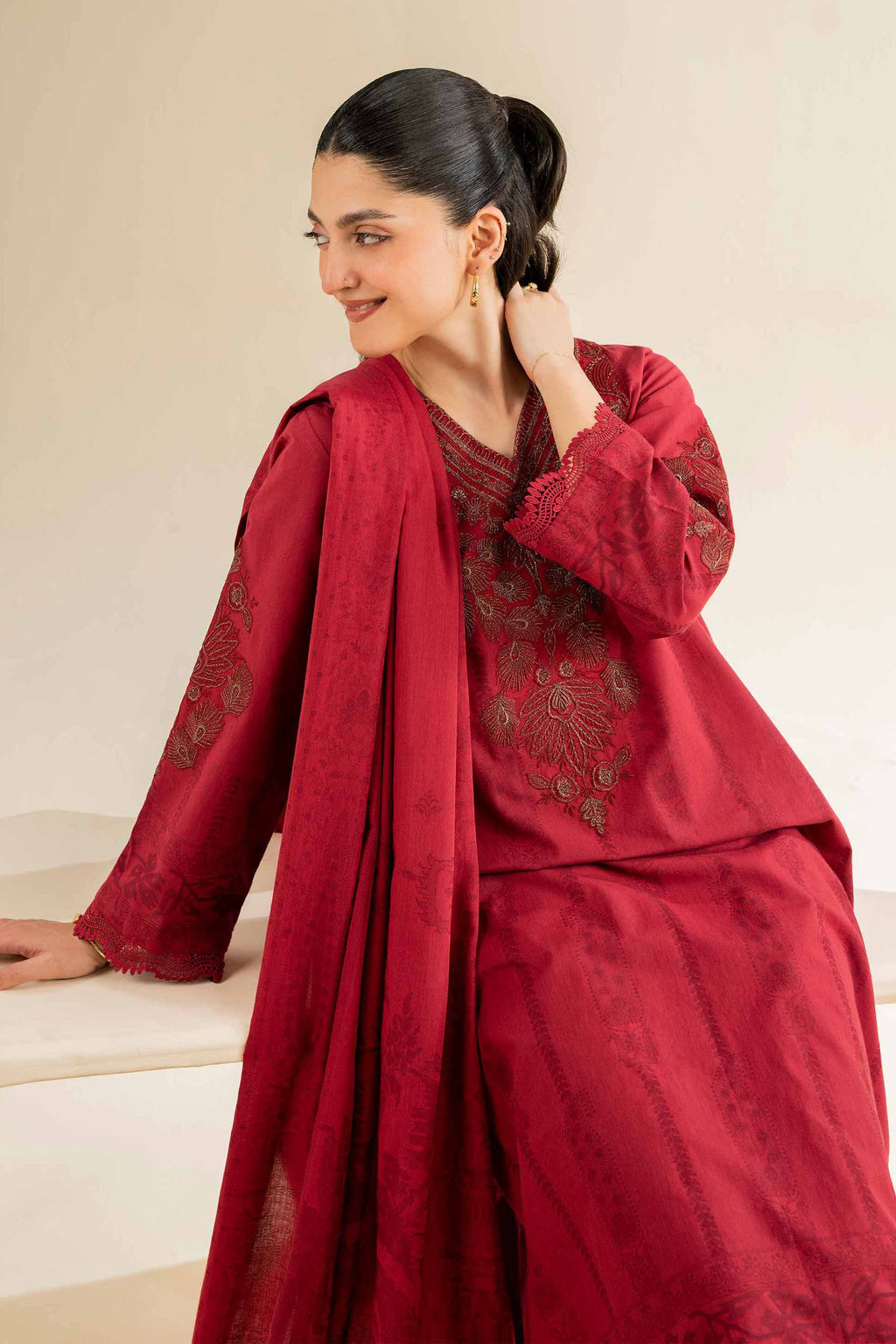 Nishat | Cross Season Edit | 42501042 - Riwayat-e-Khas