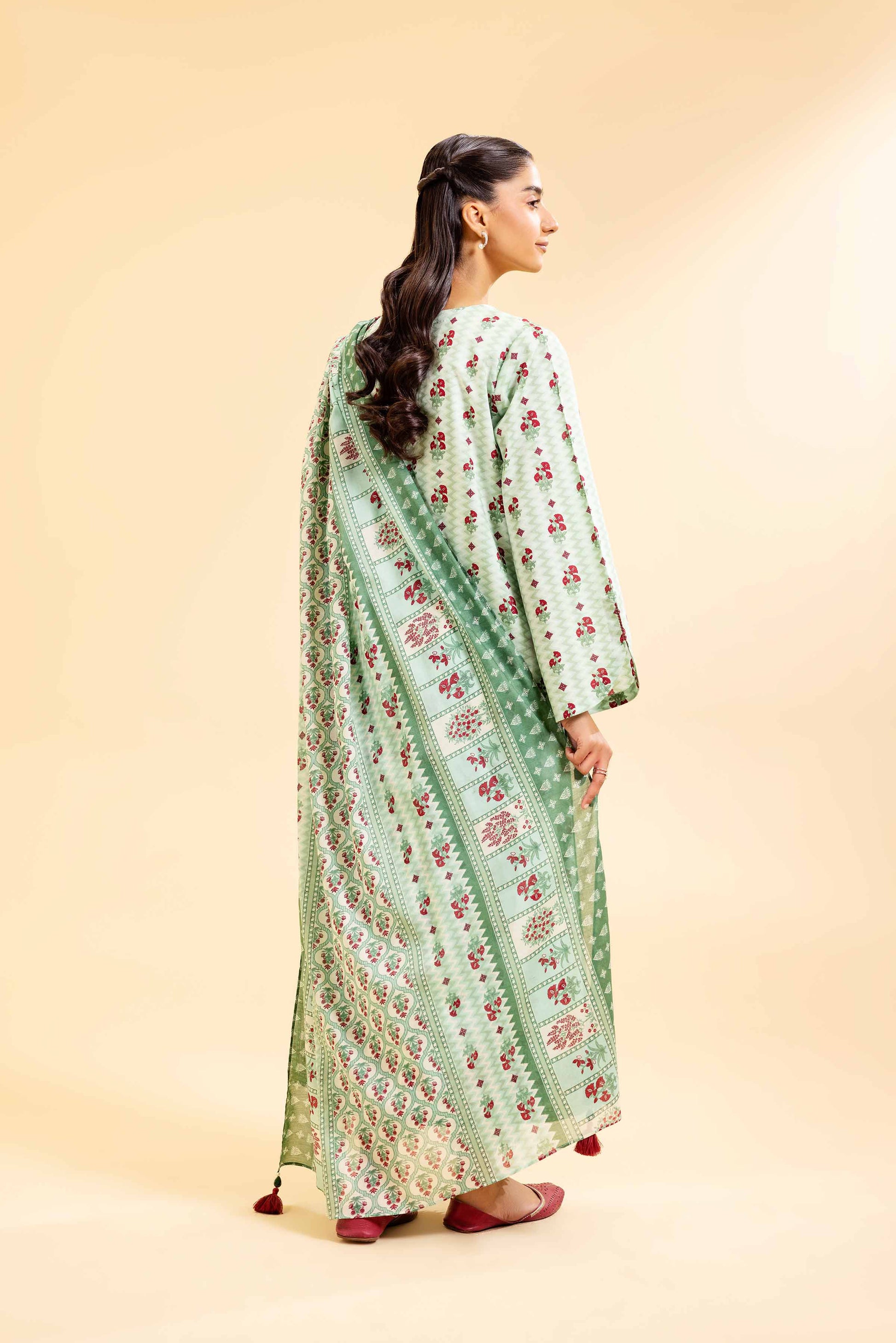 Nishat | Cross Season Edit | 42501072 - Riwayat-e-Khas