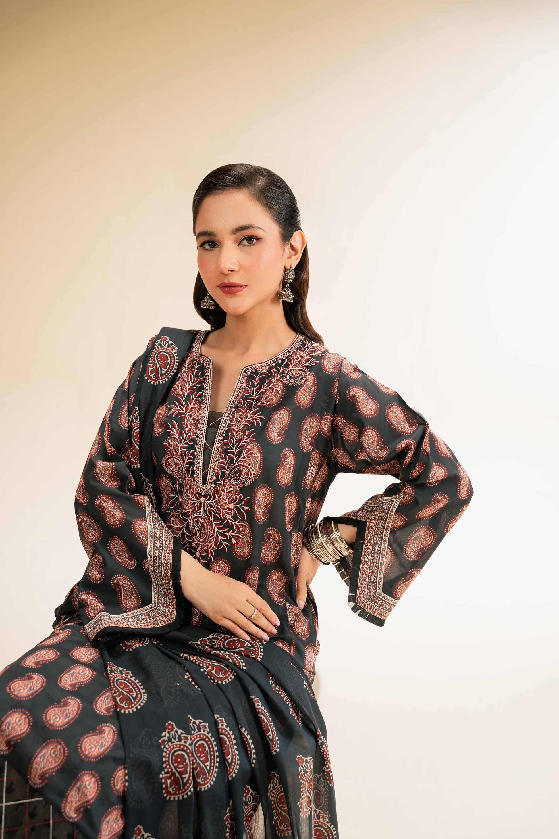 Nishat | Cross Season Edit | 42519175 - Riwayat-e-Khas