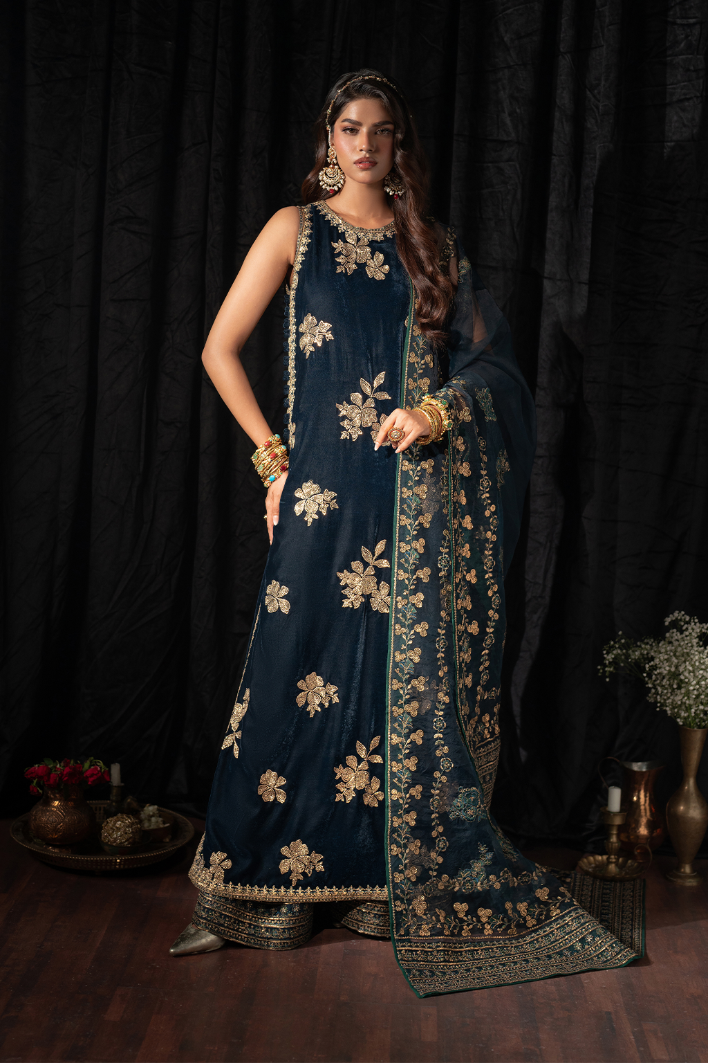 Iznik | Velvet 25 | IV-51 Embroidered Velvet