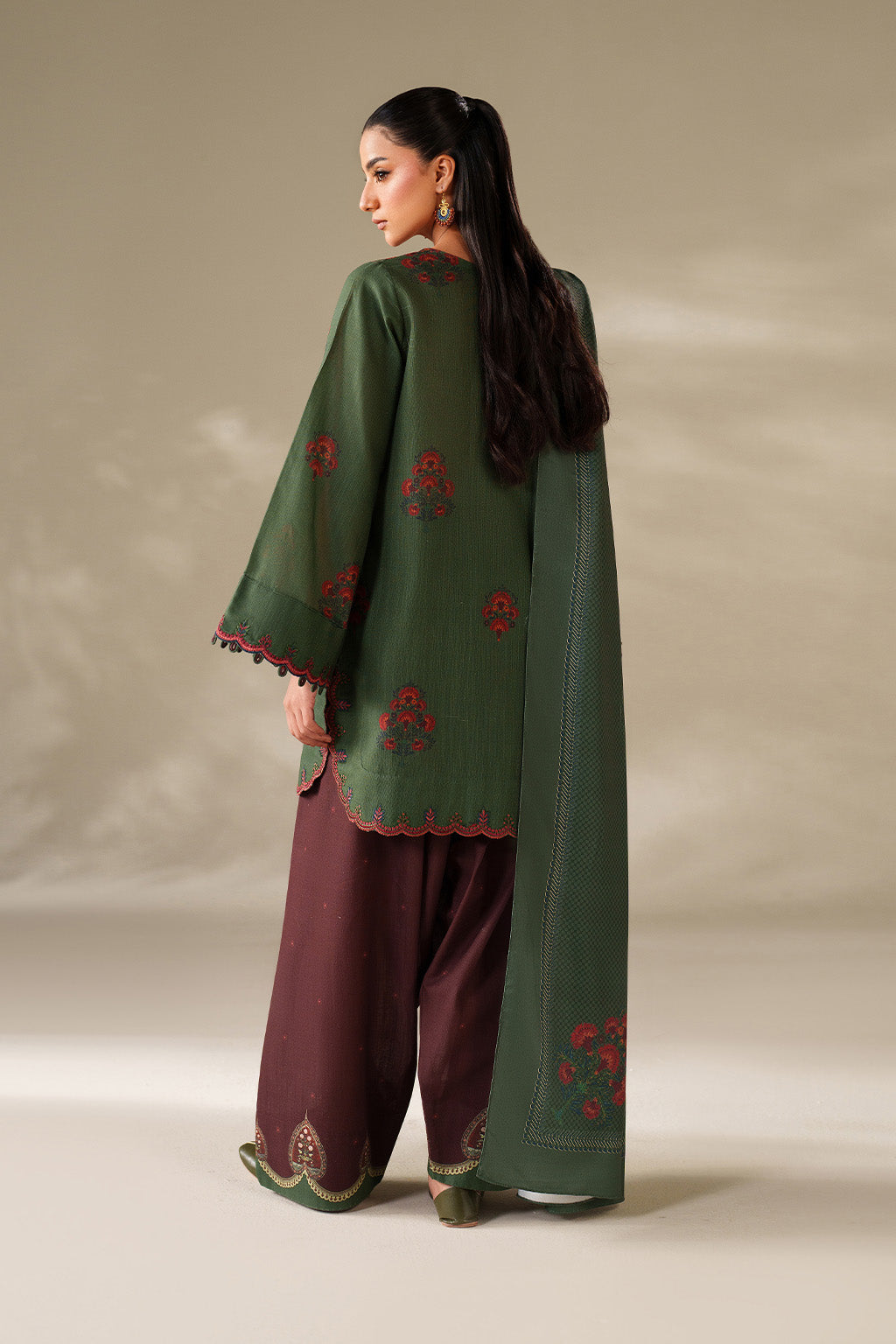 Iznik | Winter Chapter 25 | UE-561 Printed Khaddar