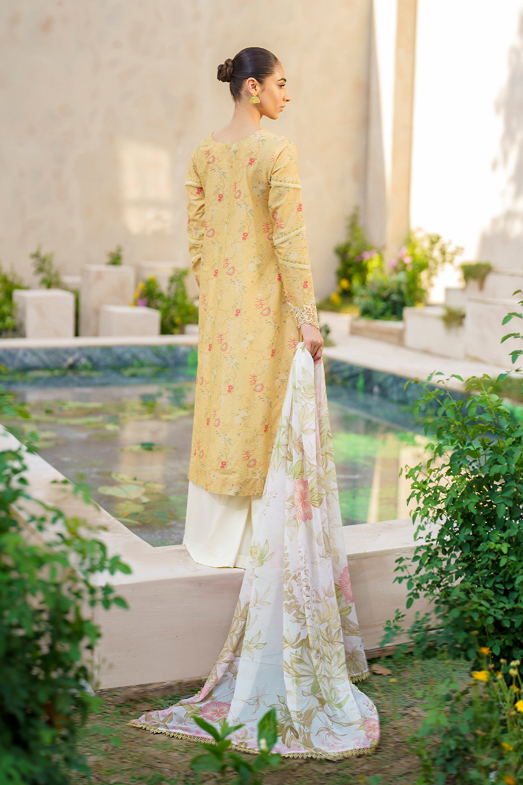 Iznik | Festive lawn 24 | SFL-09 - House Of Anaya