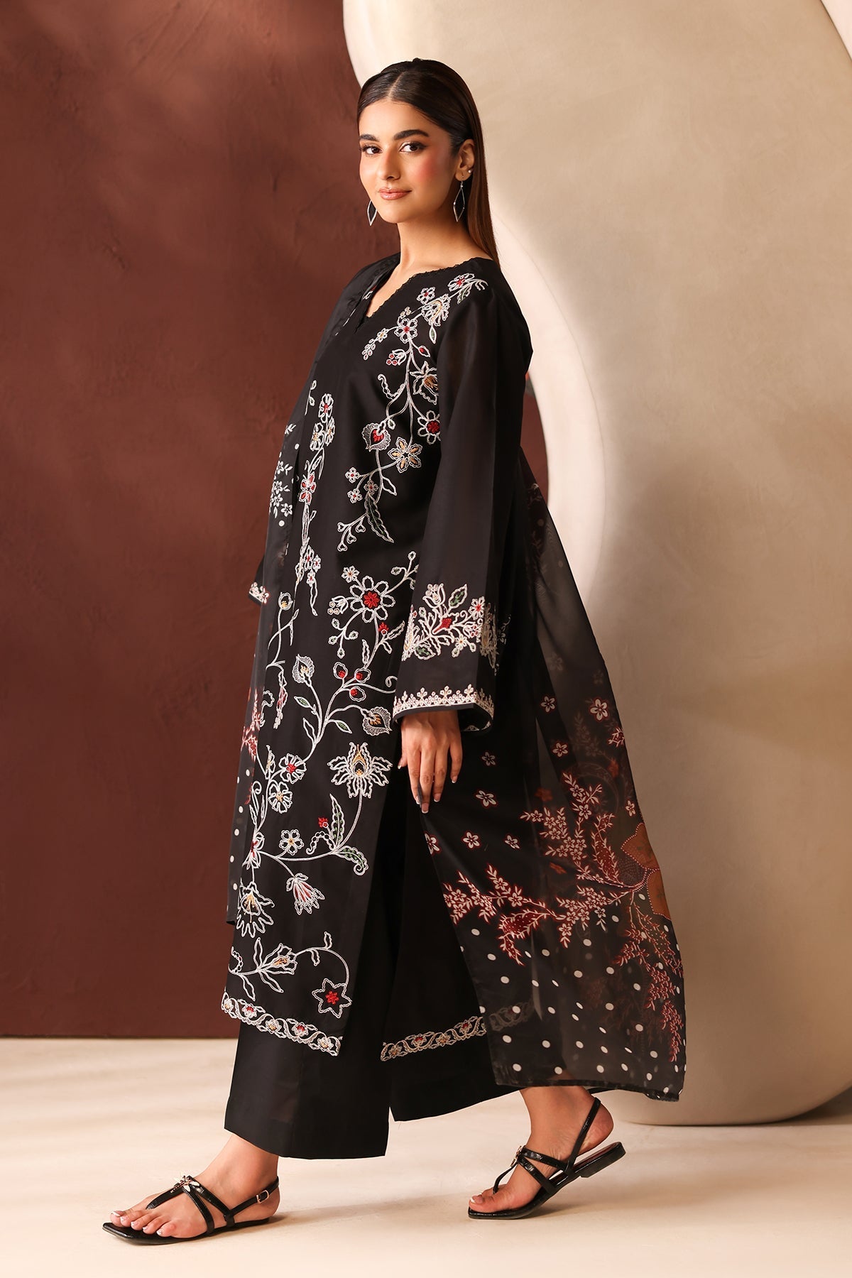Baroque | Embroidered Lawn | SF-4483