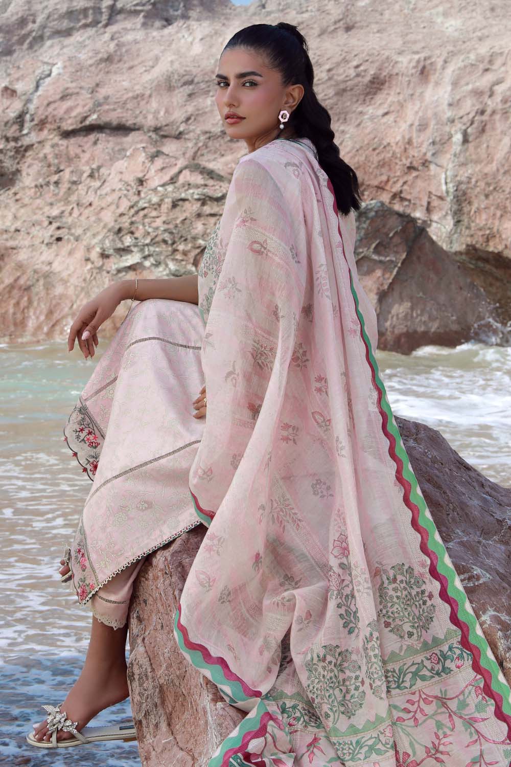 Seran | Afsanah Lawn 25 | INSA - Riwayat-e-Khas