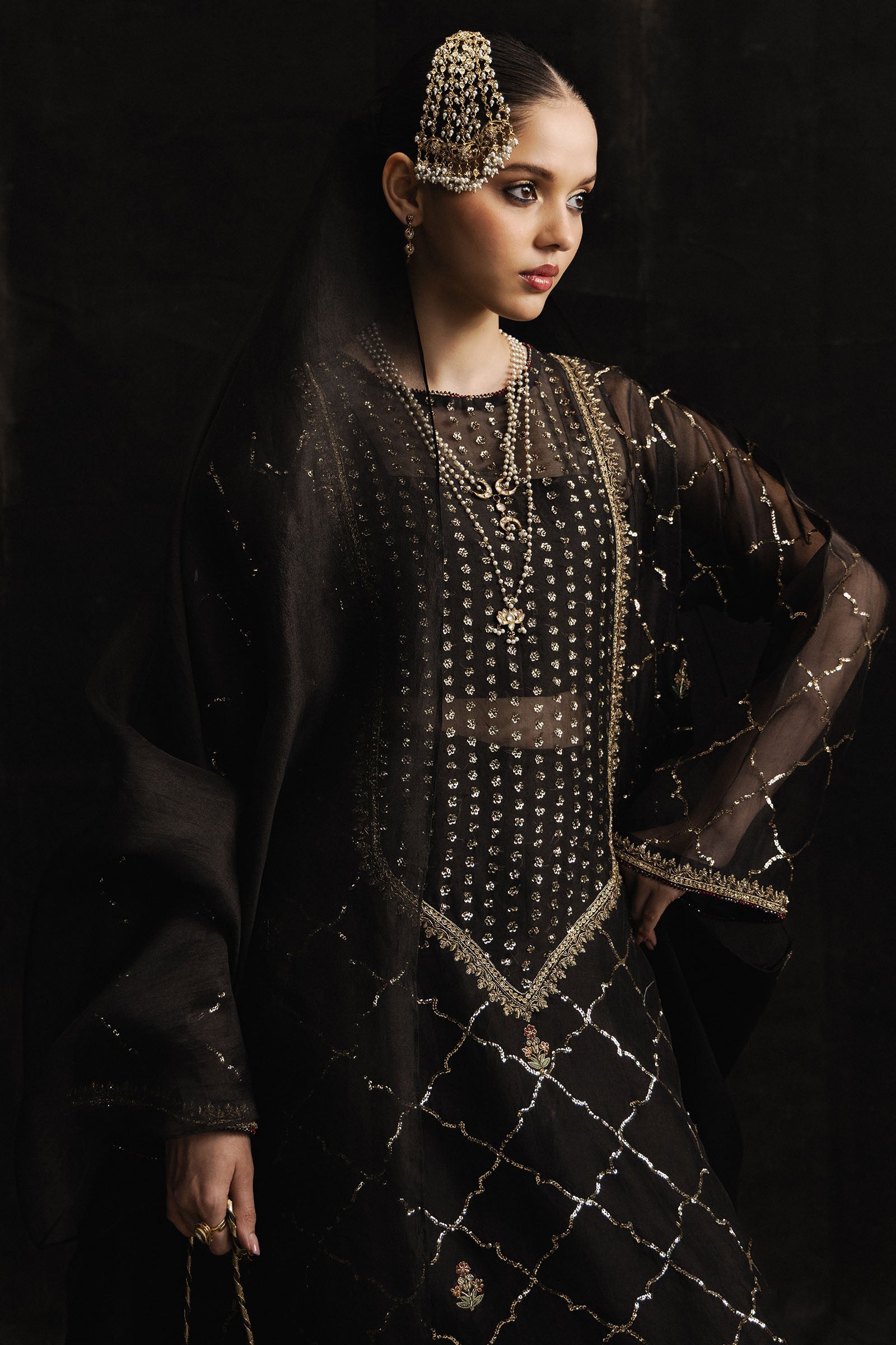Zara Shahjahan | Studio Portraits | Kubra