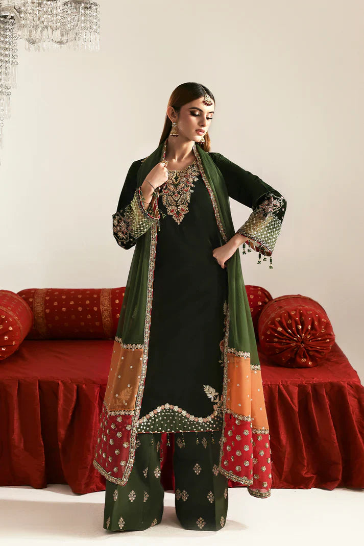 Emaan Adeel | Zarposh Velvet Collection | AARISH