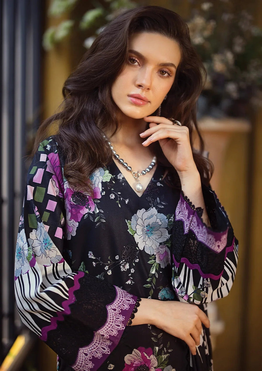 Elaf Premium Print Chikankari Lawn 3Pc Suit ECT-02B DARIEN