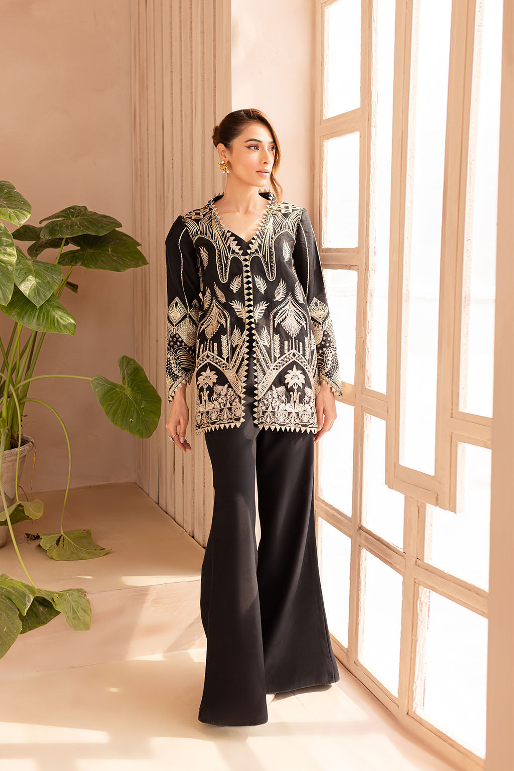 Vanya | Veranda Fromals |  VR-01