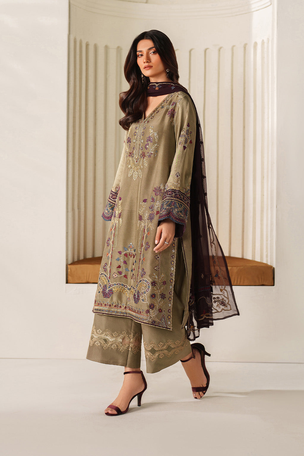 Iznik | Exclusive Formals | UE-614 Embroidered Ramen Silk