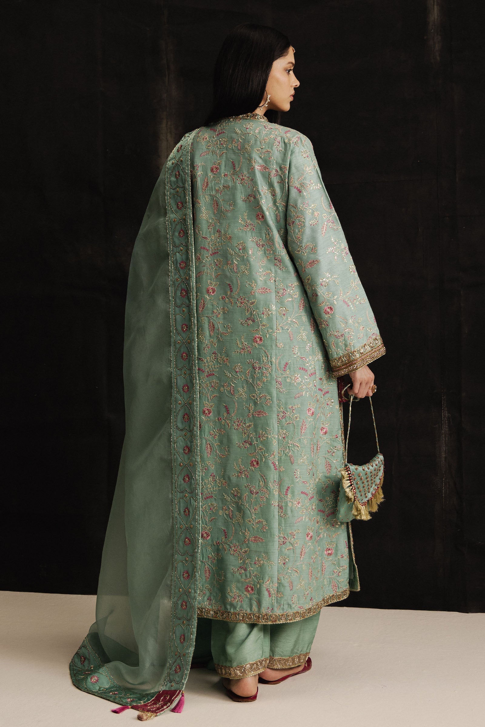 Zara Shahjahan | Studio Portraits | Anaya