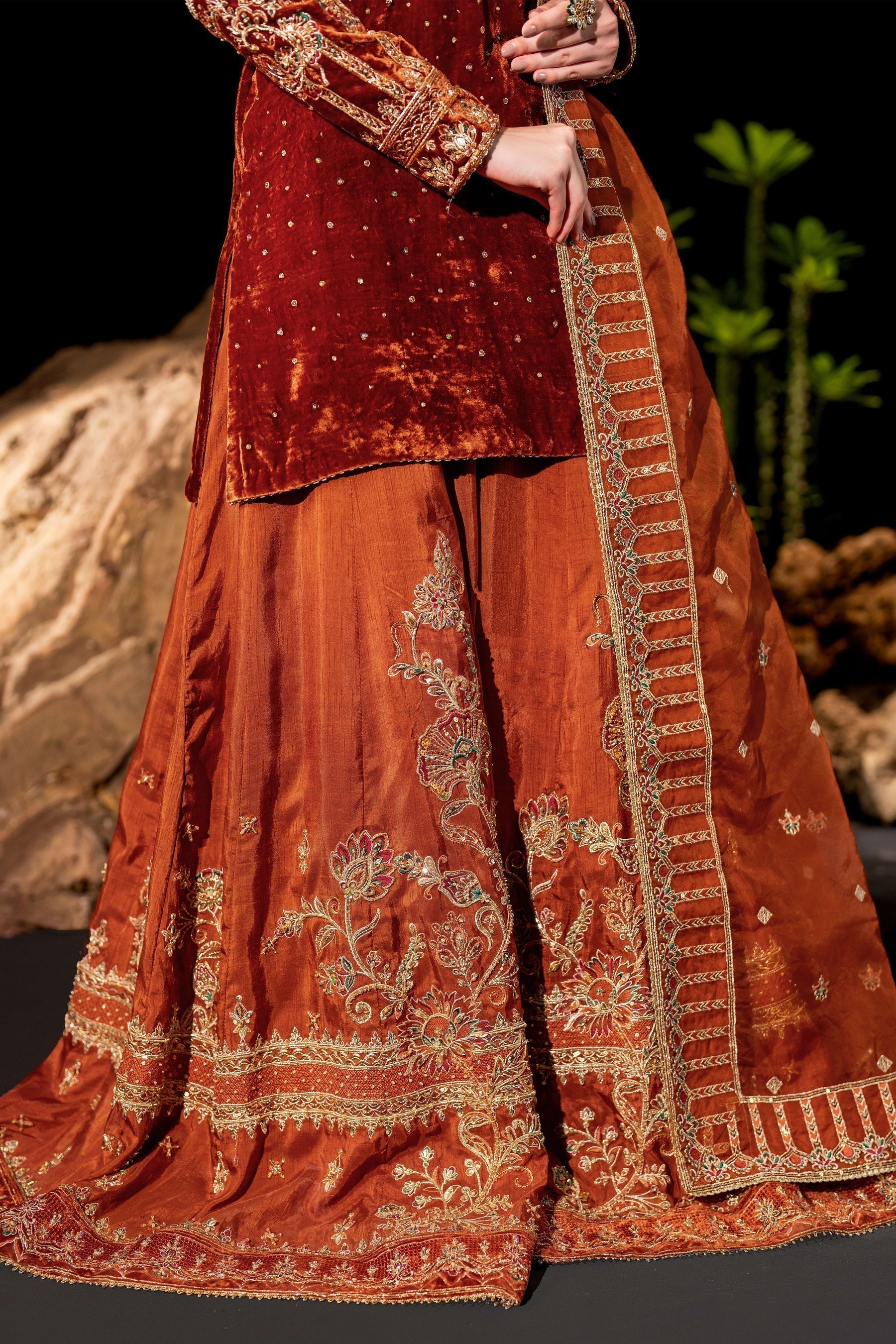 Naqshi | Makhmal 24 |  Amber - Riwayat-e-Khas