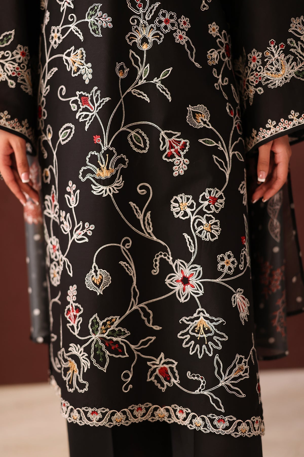 Baroque | Embroidered Lawn | SF-4483