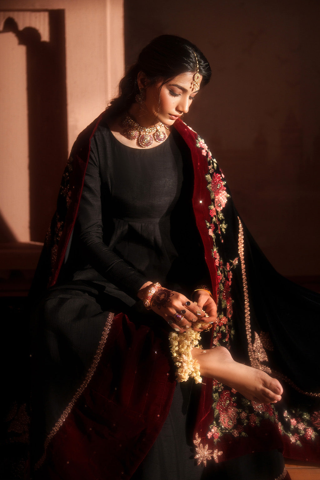 Iznik | Velvet 25 | IV-59 Embroidered Velvet
