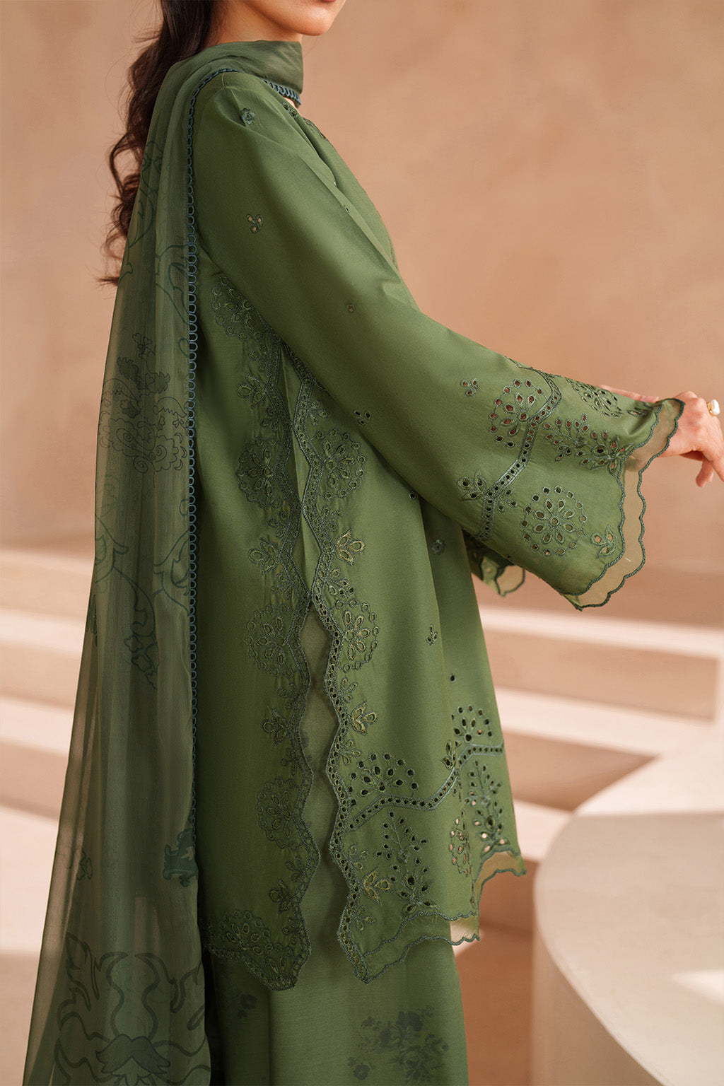 Iznik | Ramadan Edit | UE-603 Embroidered Lawn
