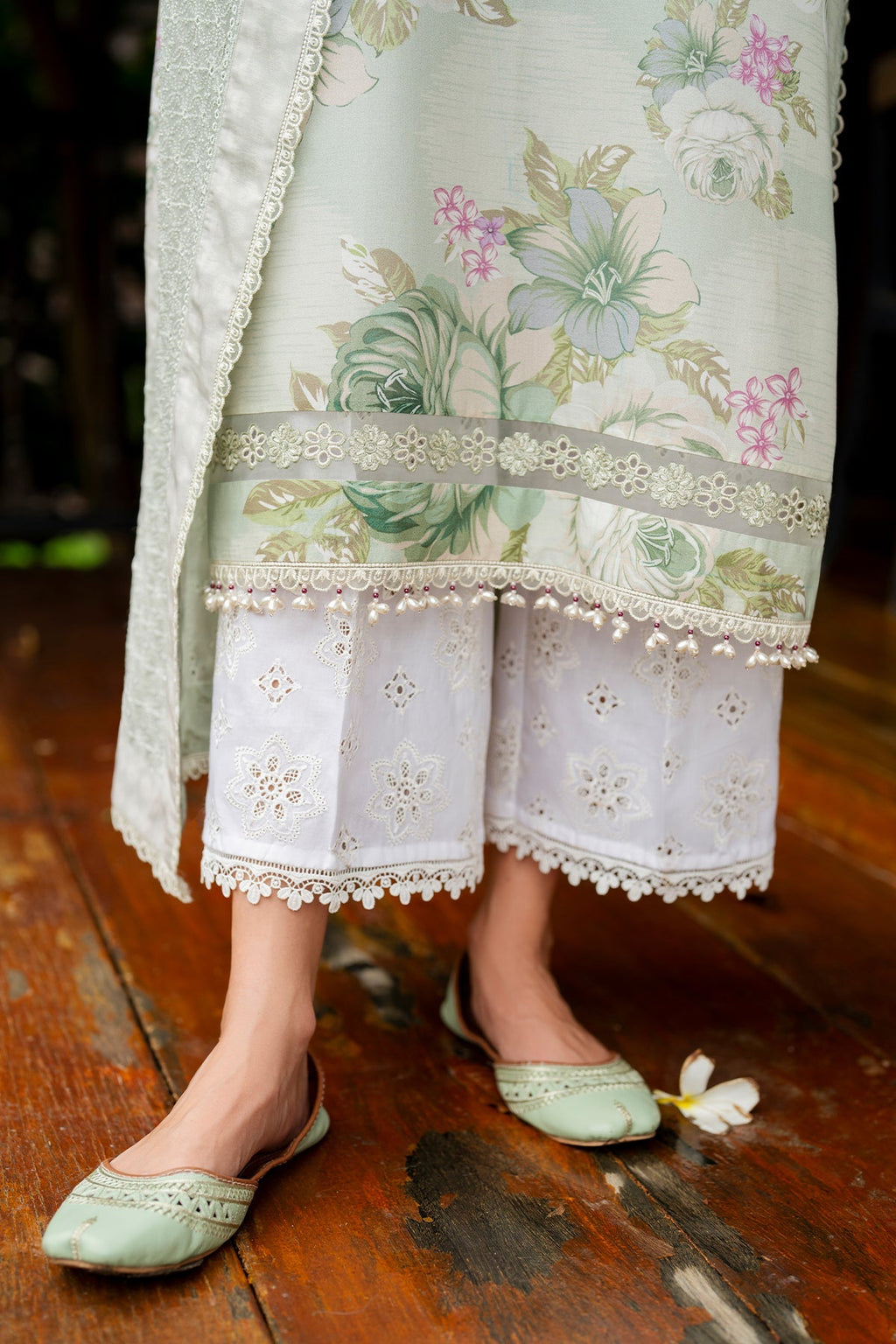 Baroque | Embroidered Lawn | SF-4269