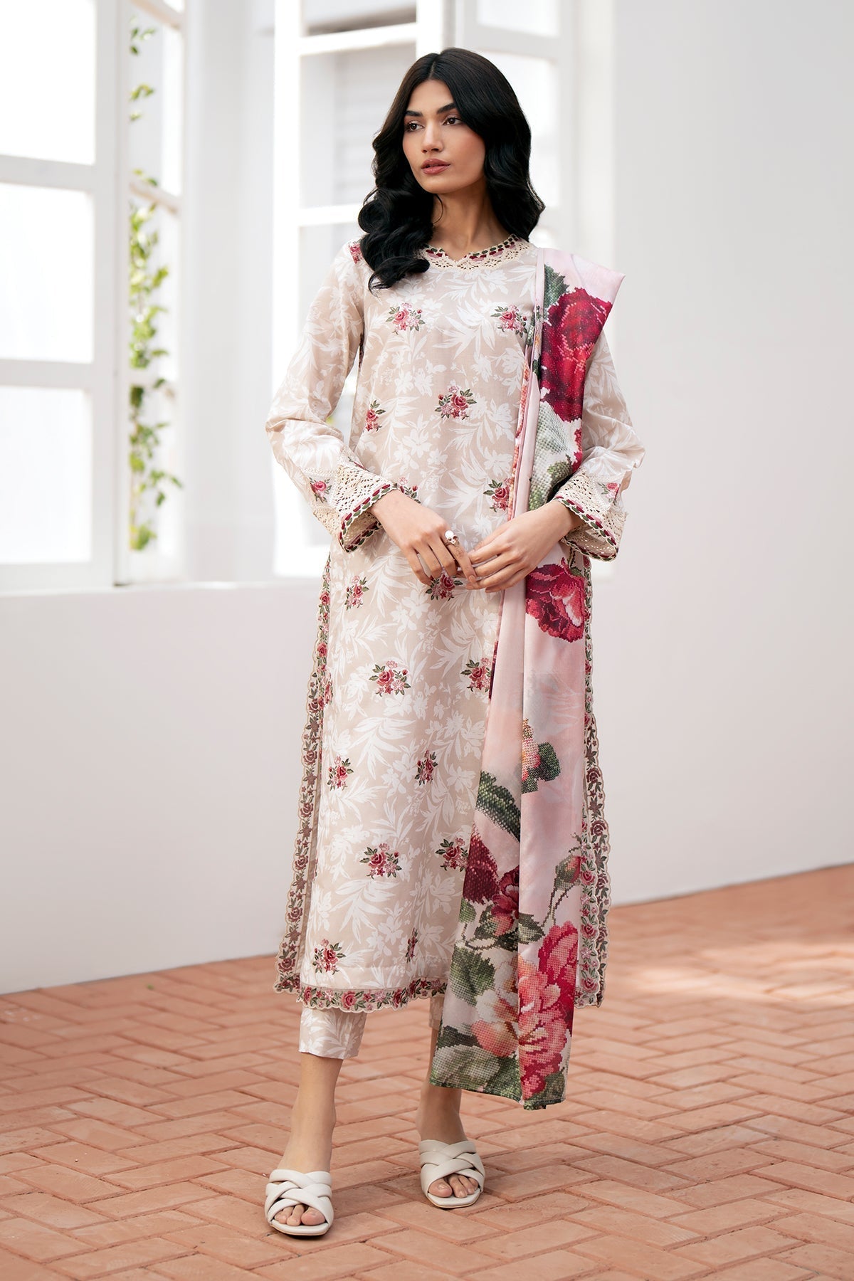 Baroque | Embroidered Lawn | SF-535