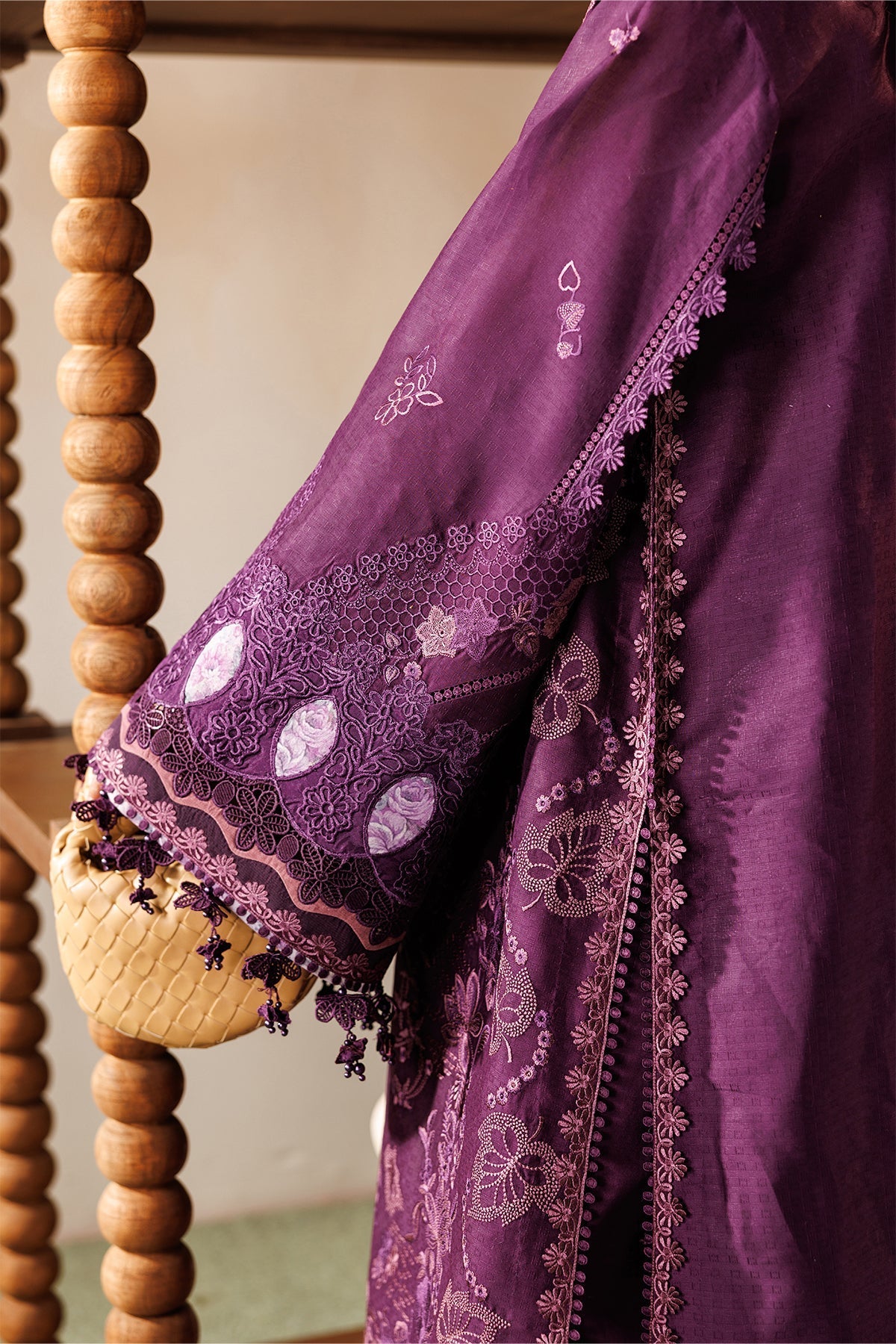Baroque | Edit Lawnƒ??26 | EMBROIDERED LAWN EL26-D02 UNSTITCHED