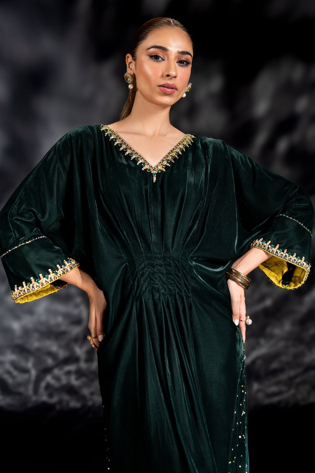 Naqshi | Makhmal 24 | VINNIE - Riwayat-e-Khas