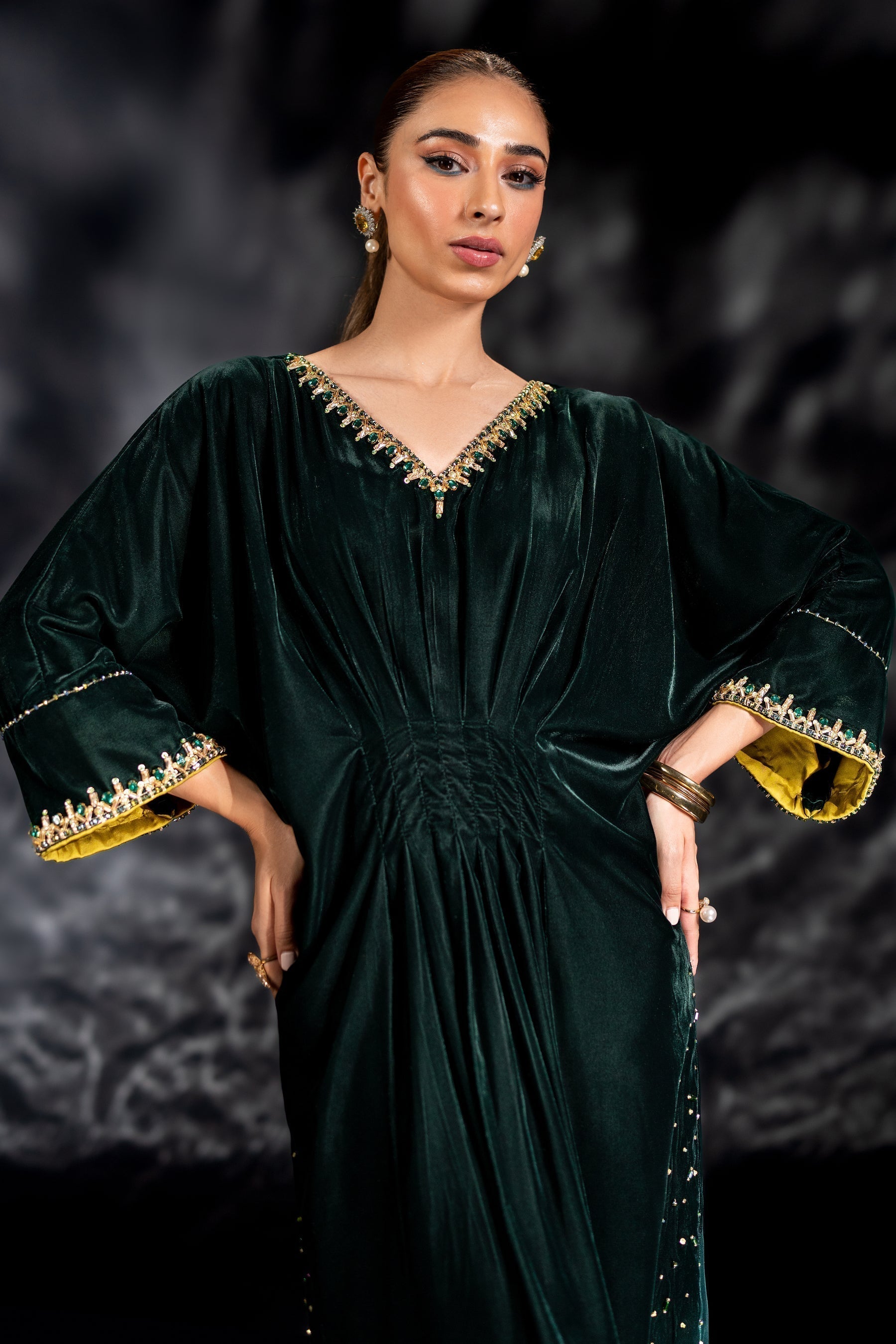 Naqshi | Makhmal 24 | VINNIE - Riwayat-e-Khas