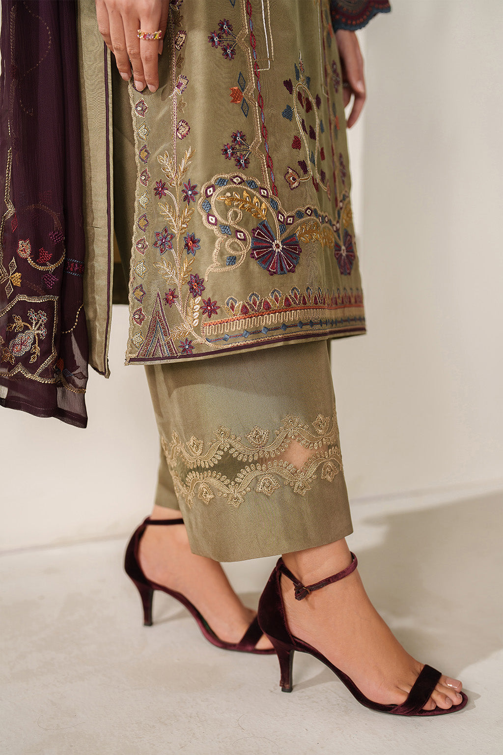Iznik | Exclusive Formals | UE-614 Embroidered Ramen Silk