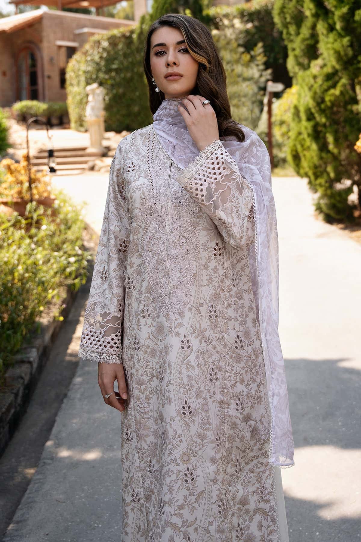 Afrozeh | Damask The Holiday Edit 25 | Lunetta A - Riwayat-e-Khas