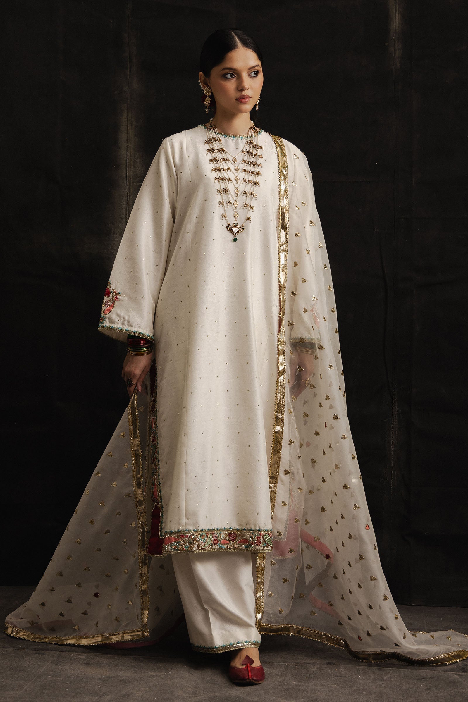 Zara Shahjahan | Studio Portraits | Peepal