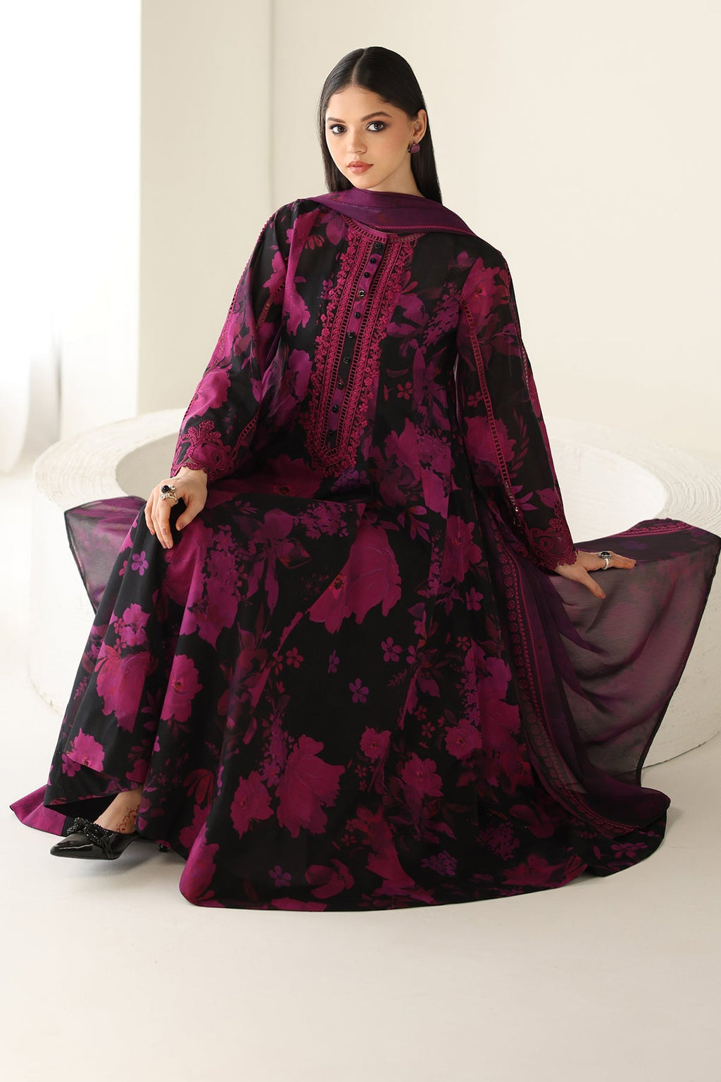 Baroque | Embroidered Lawn | SF-4174