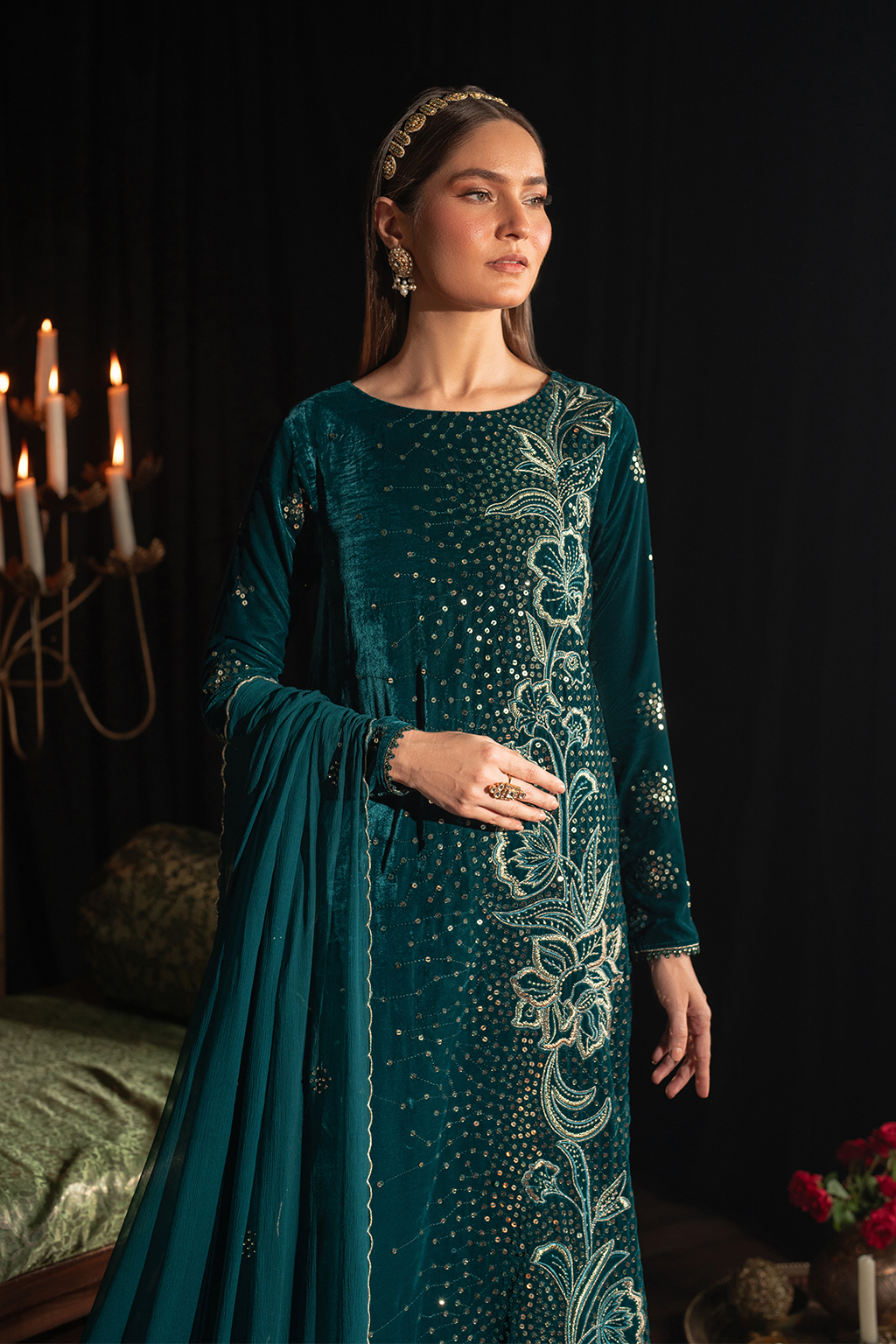 Iznik | Velvet 25 | IV-47 Embroidered Velvet