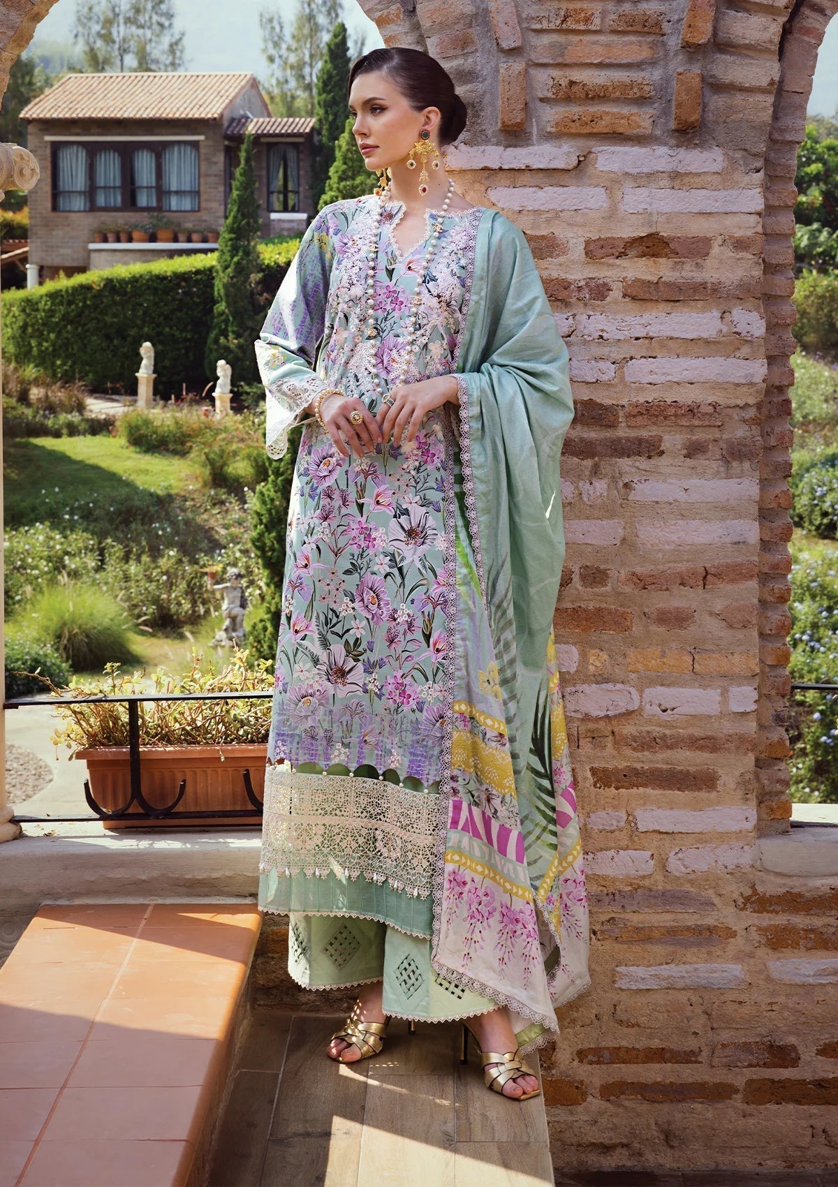 Elaf Premium Print Chikankari Lawn 3Pc Suit ECT-03B OAK MIST
