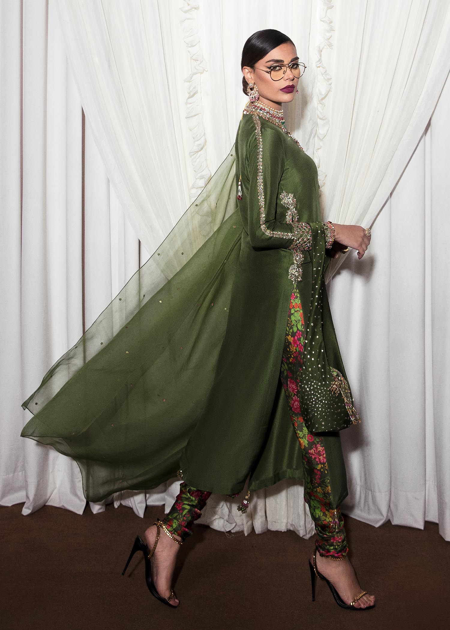 Hussain Rehar | Basic Not Basic | Zelen