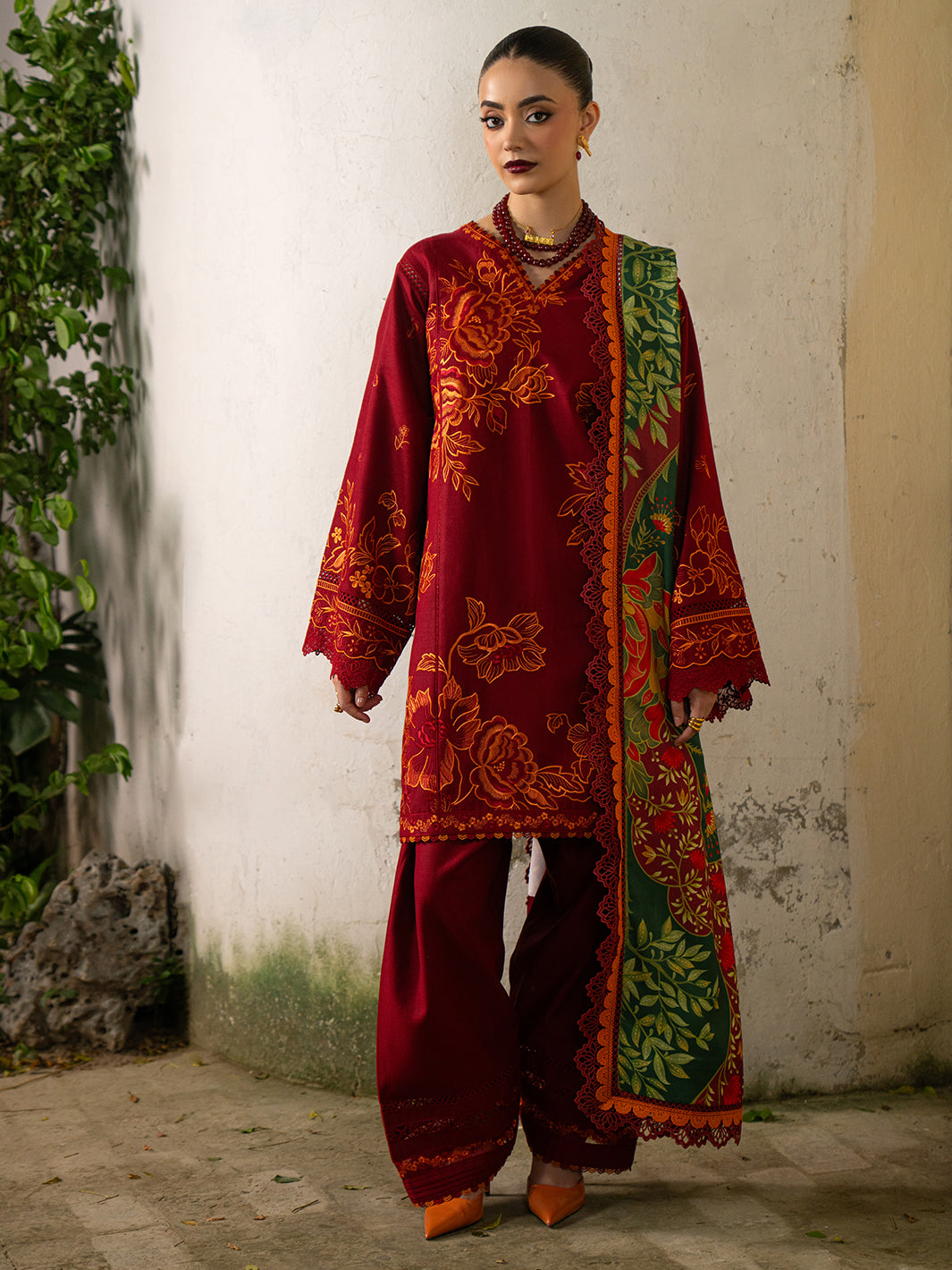 Bin Ilyas | Gulrukh Khaddar 25 | 63-B