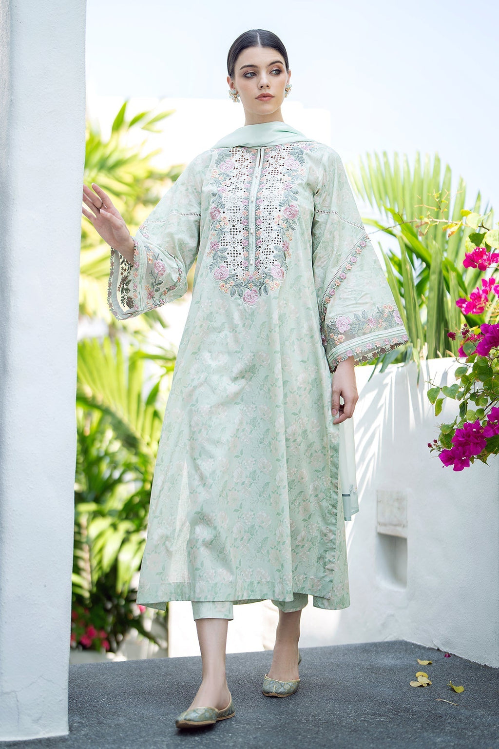 Baroque | Embroidered Lawn | SF-550