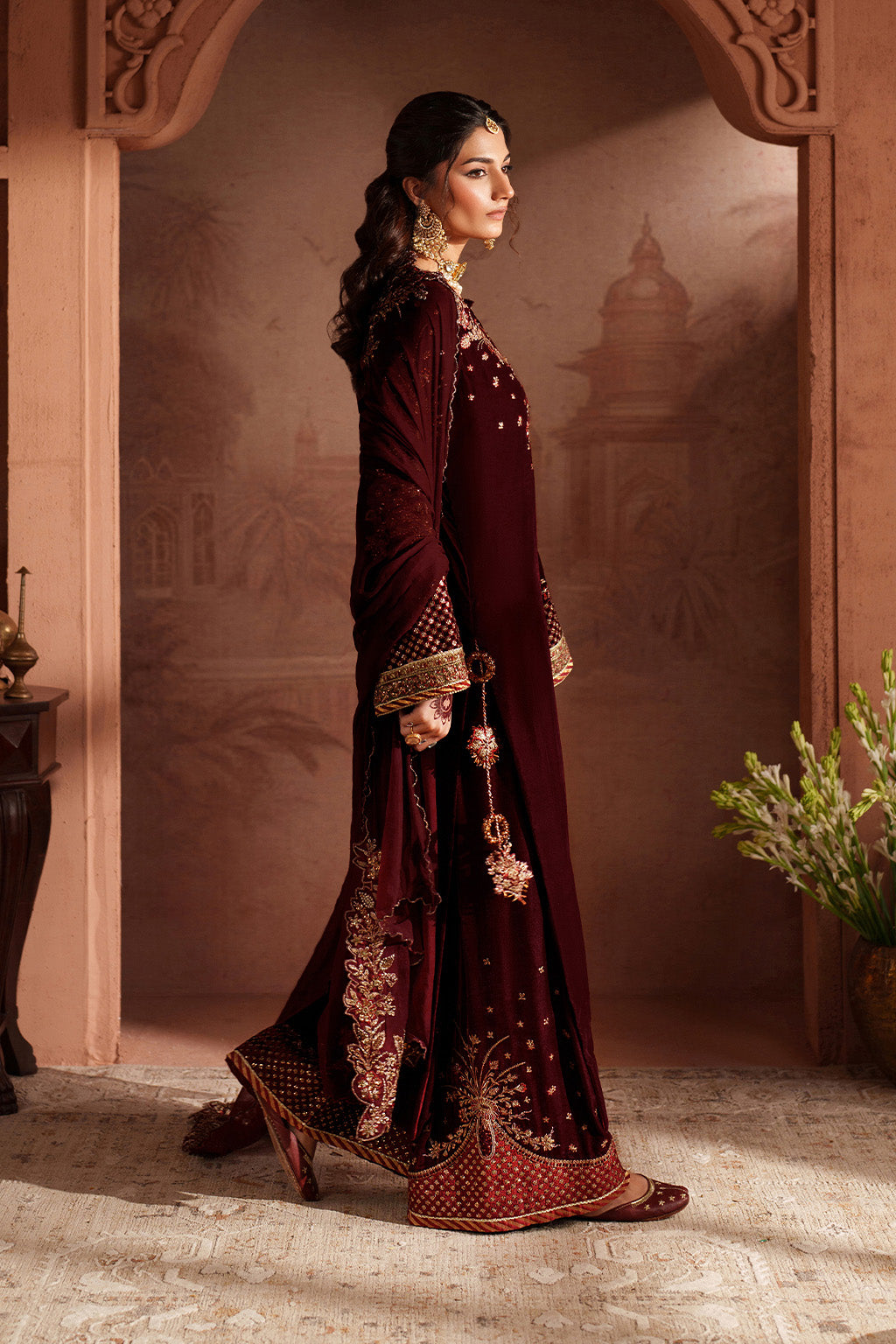 Iznik | Velvet 25 | IV-55 Embroidered Velvet