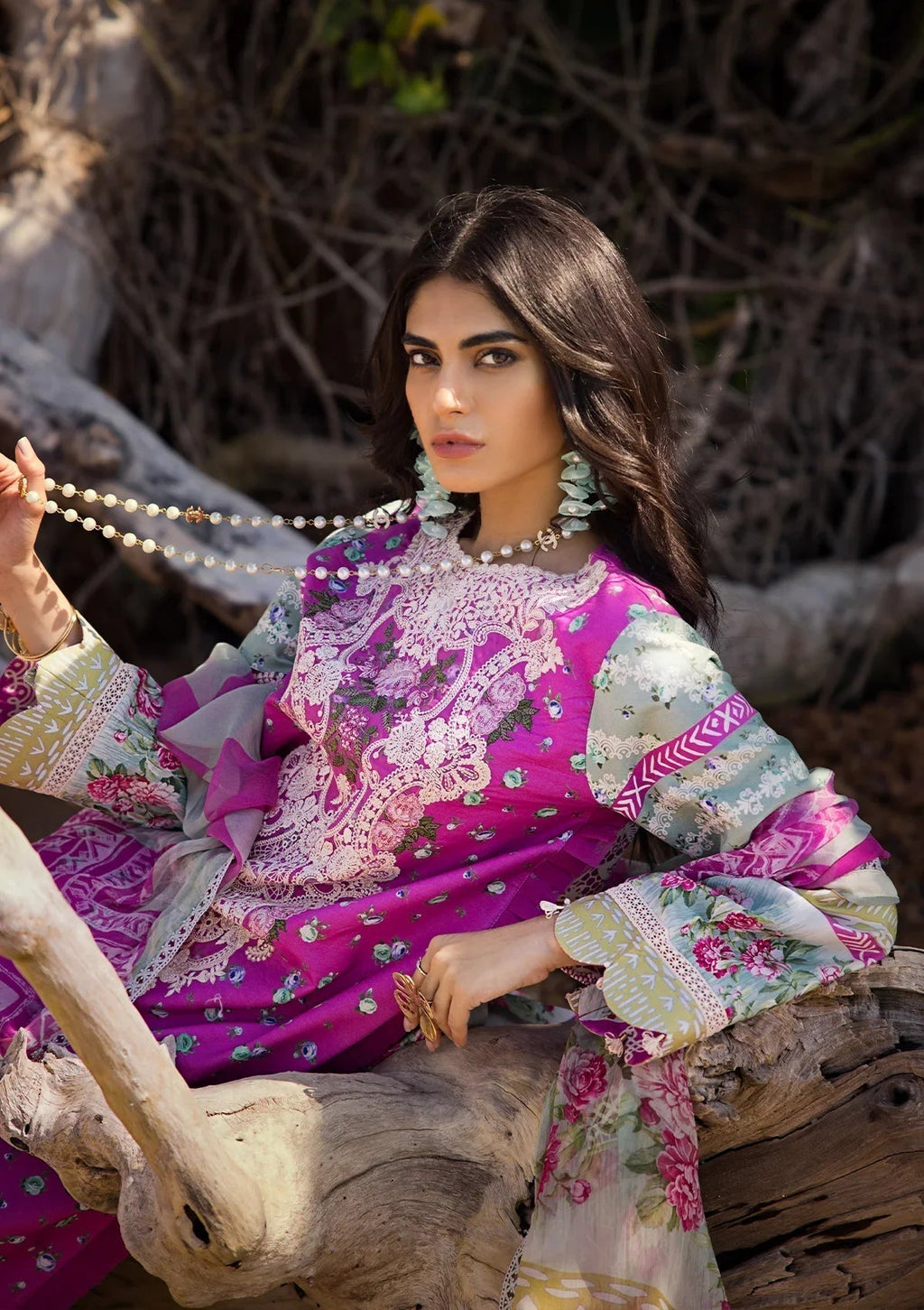 ELAF Signature Embroidered Lawn 3Pc Suit ESL-04B ENCHANTMENT