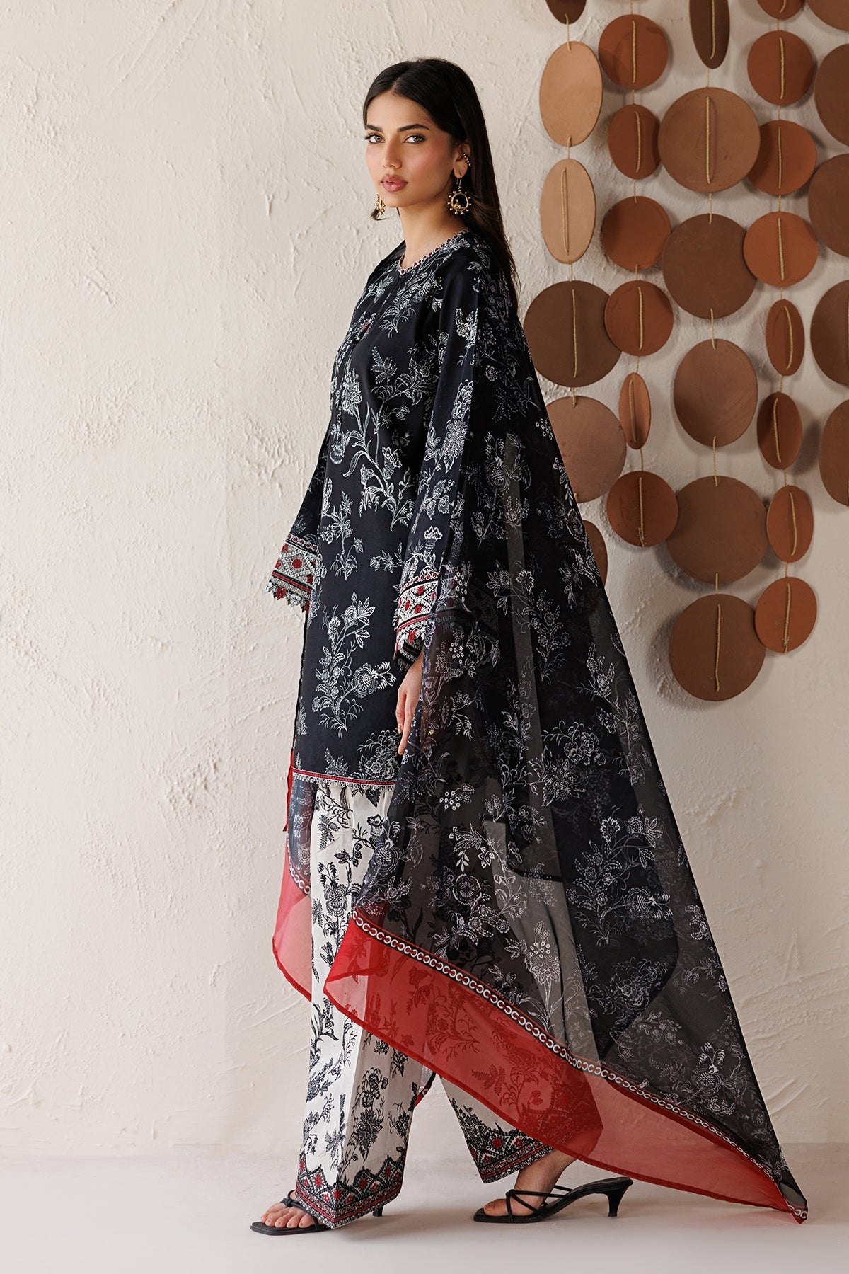 Baroque | Embroidered Lawn | SF-4514
